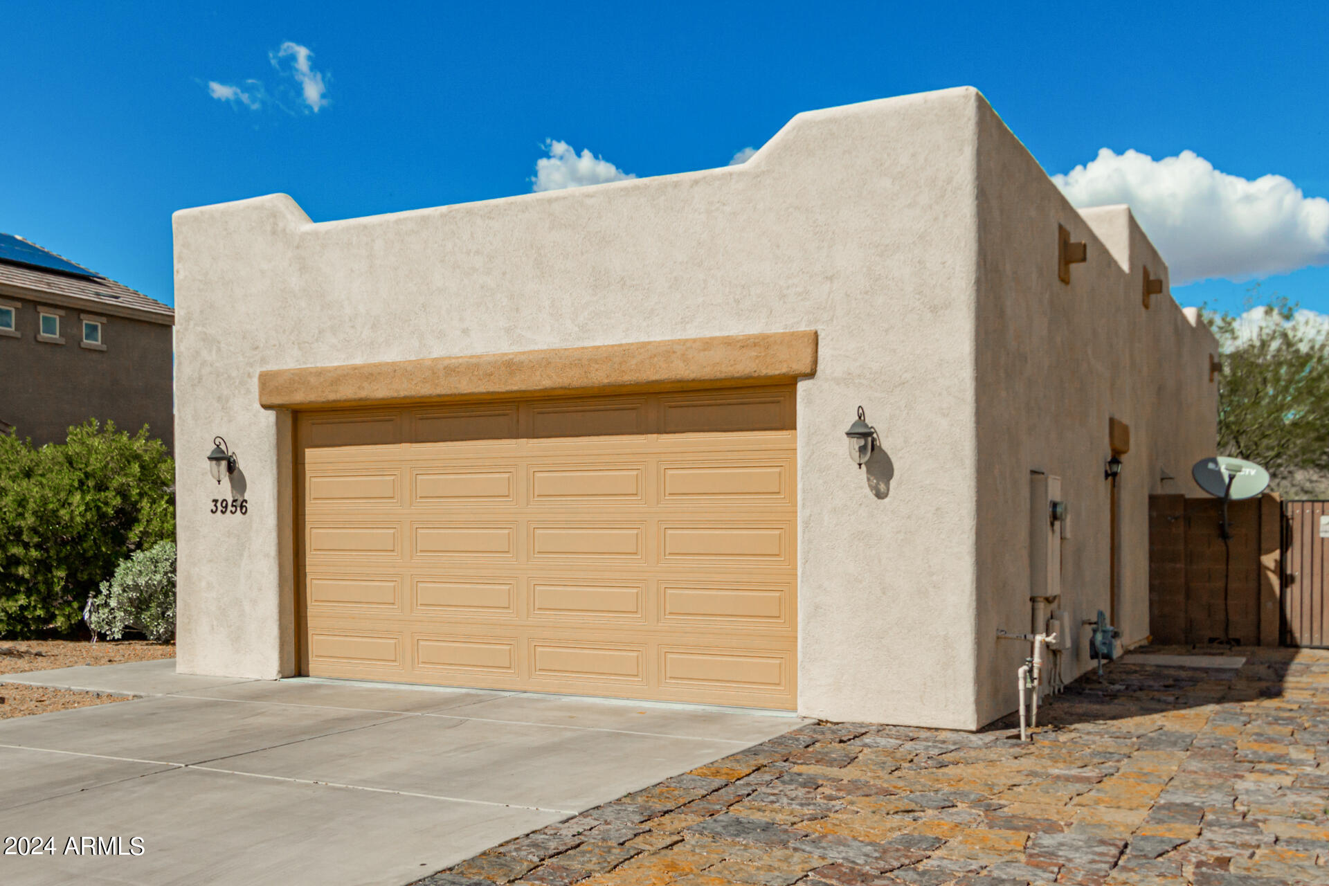 3956 W SALTER Drive