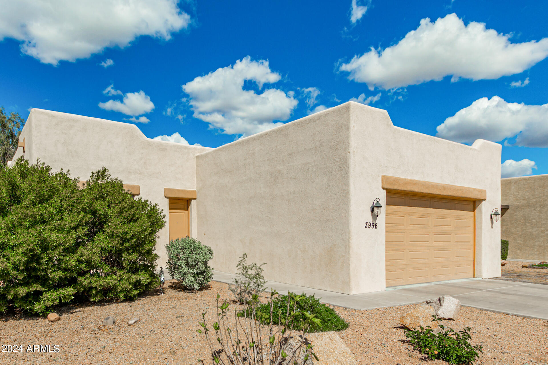3956 W SALTER Drive