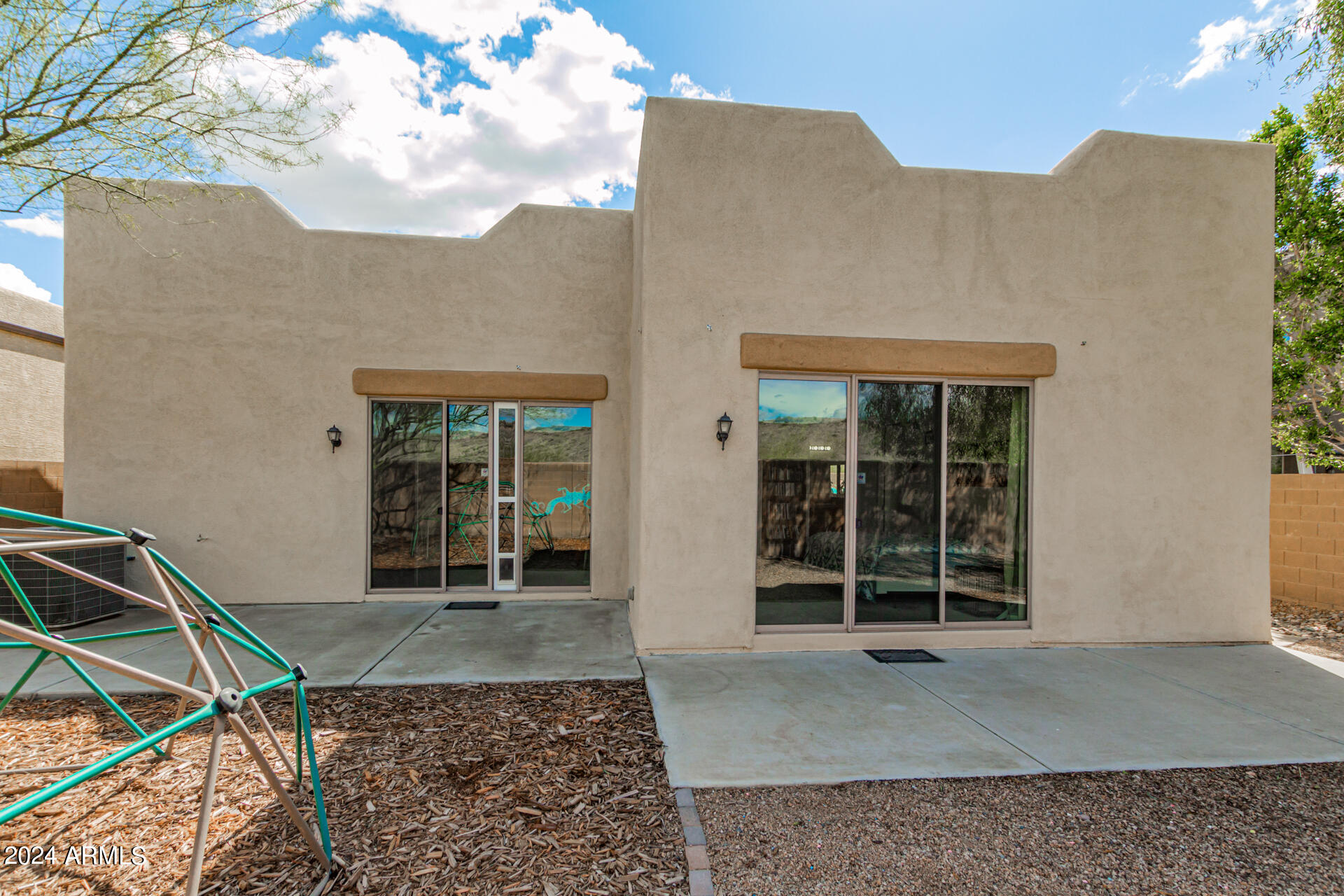 3956 W SALTER Drive