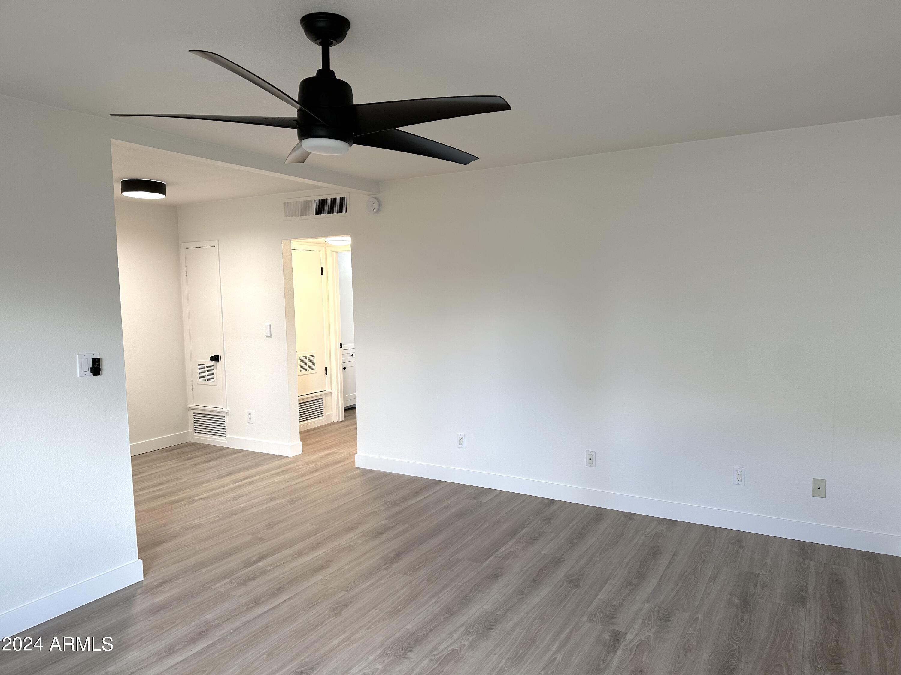 749 E MONTEBELLO Avenue # 118