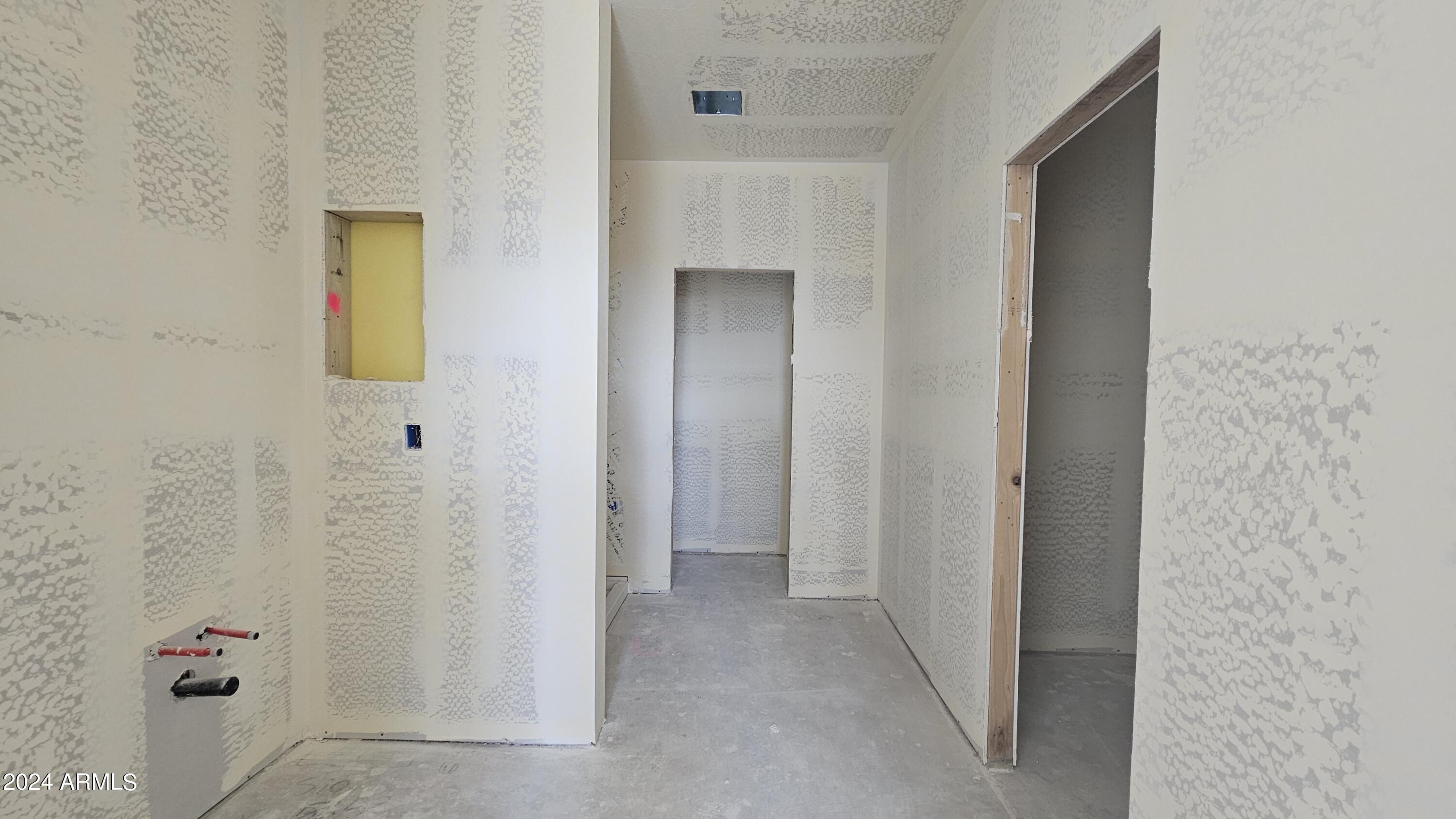 1947 E LARIAT Avenue