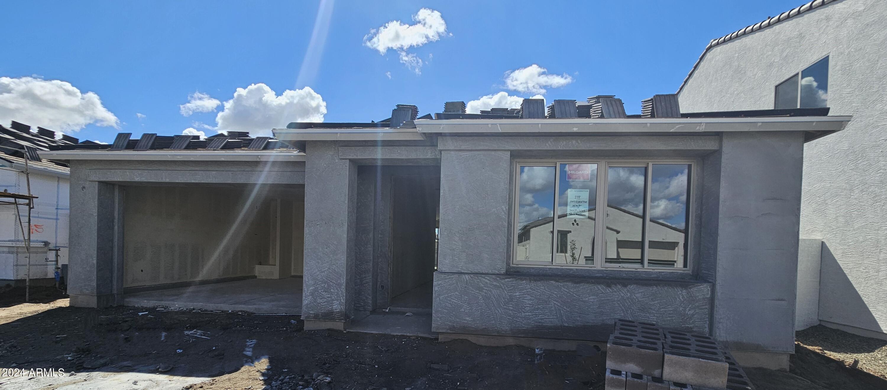 1947 E LARIAT Avenue