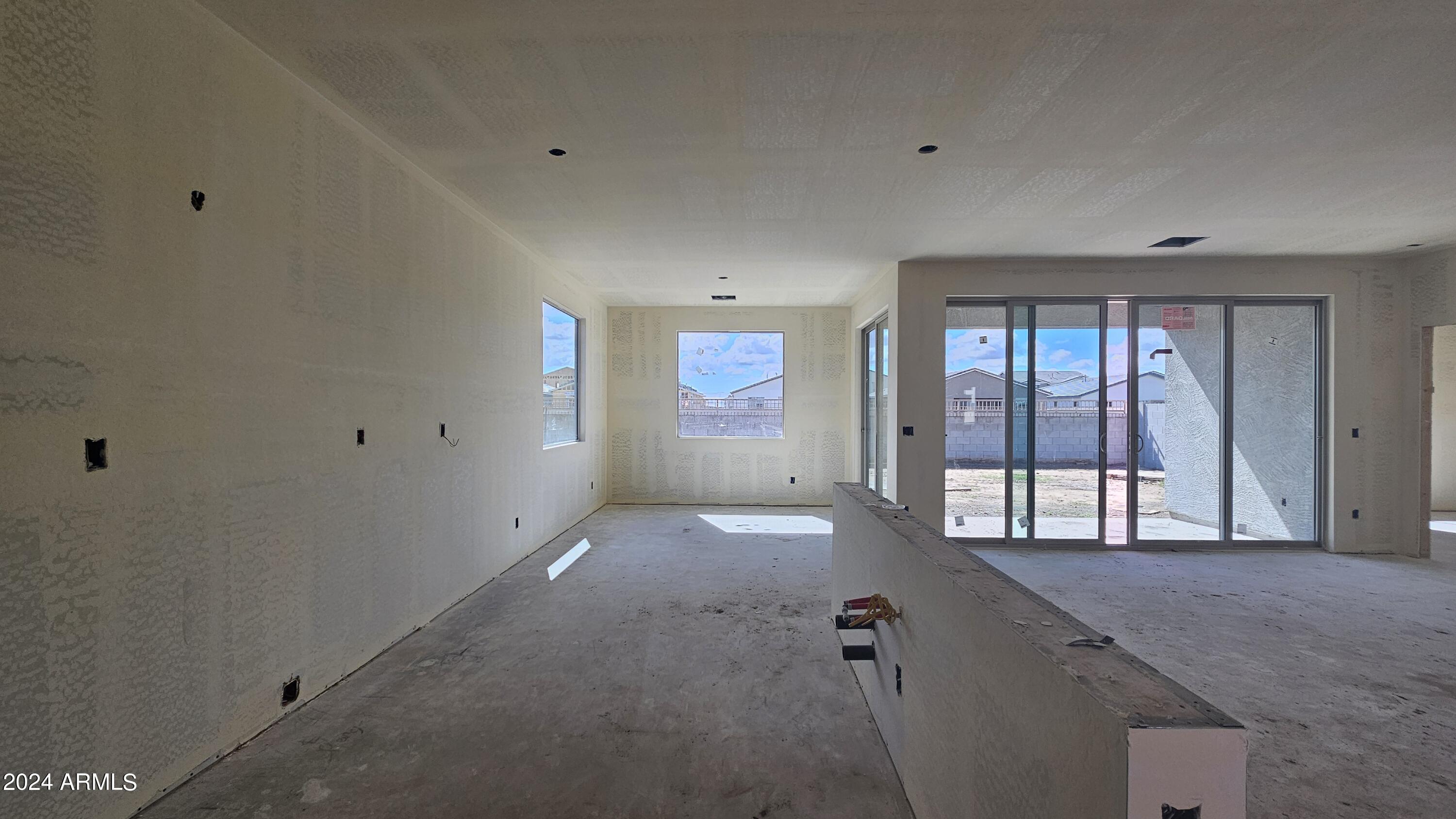 1947 E LARIAT Avenue