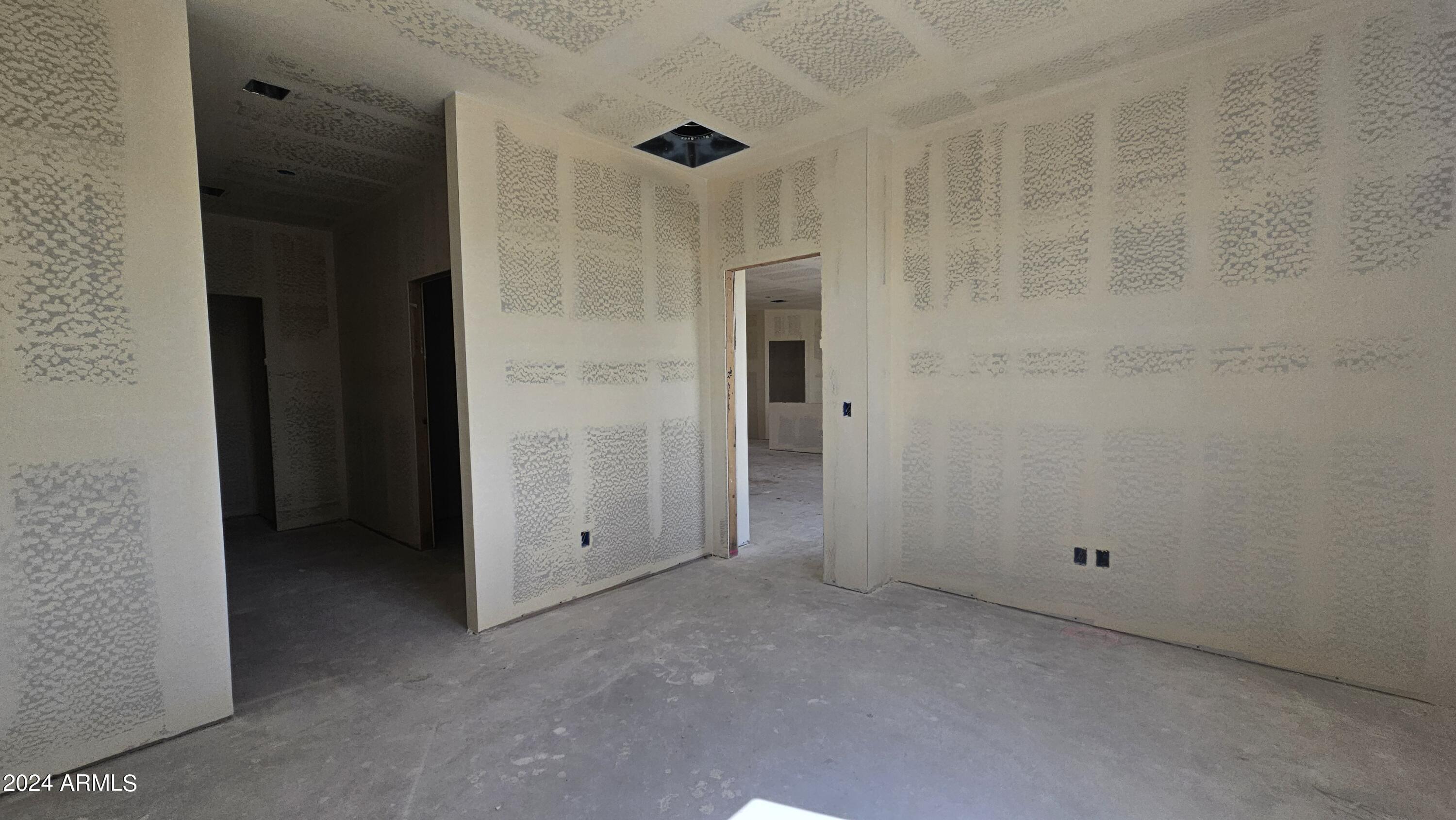 1947 E LARIAT Avenue