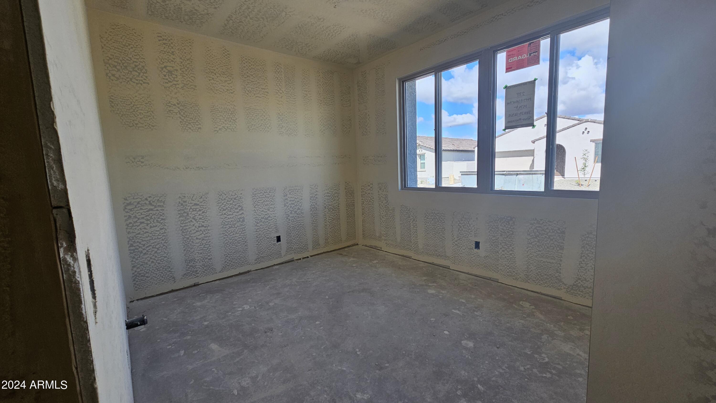 1947 E LARIAT Avenue