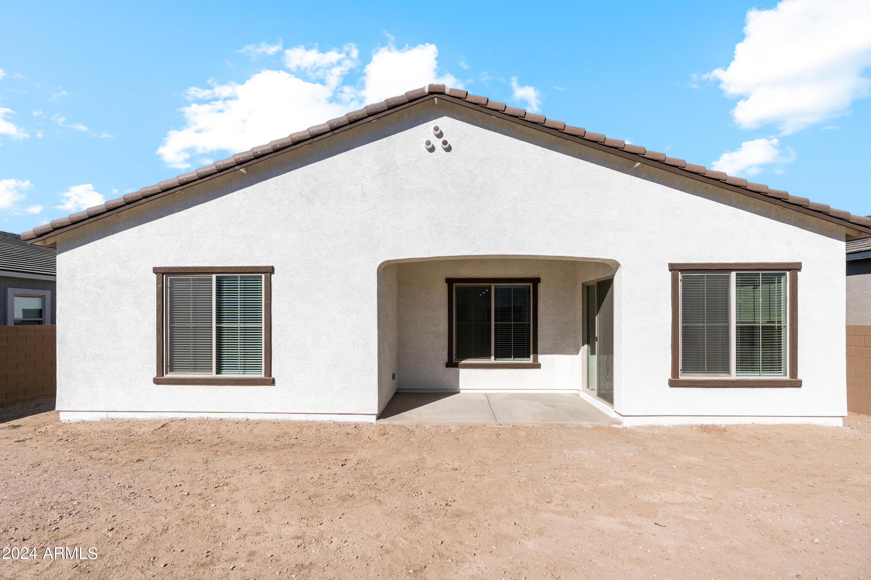 22649 E ROUNDUP Way