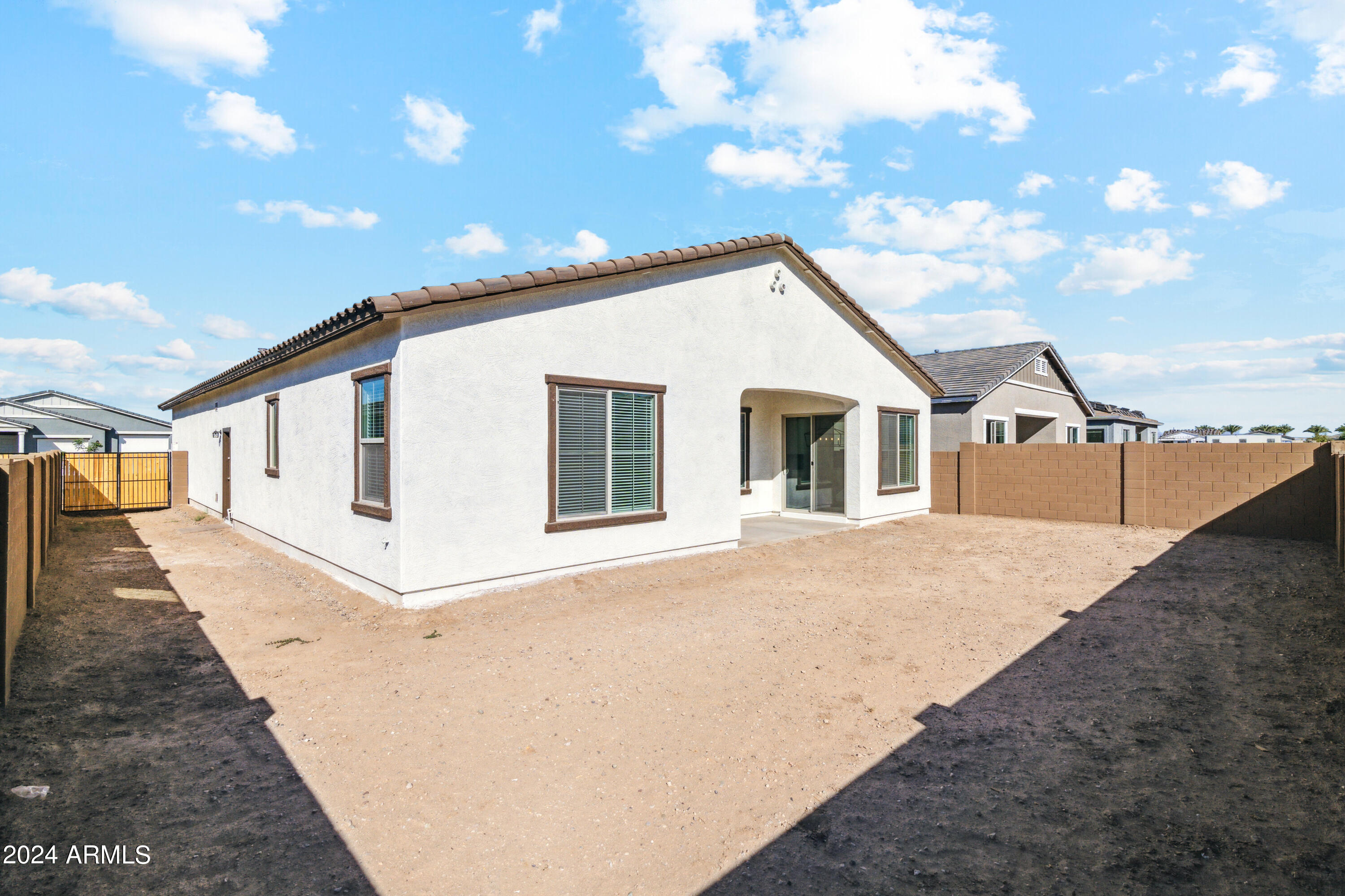 22649 E ROUNDUP Way