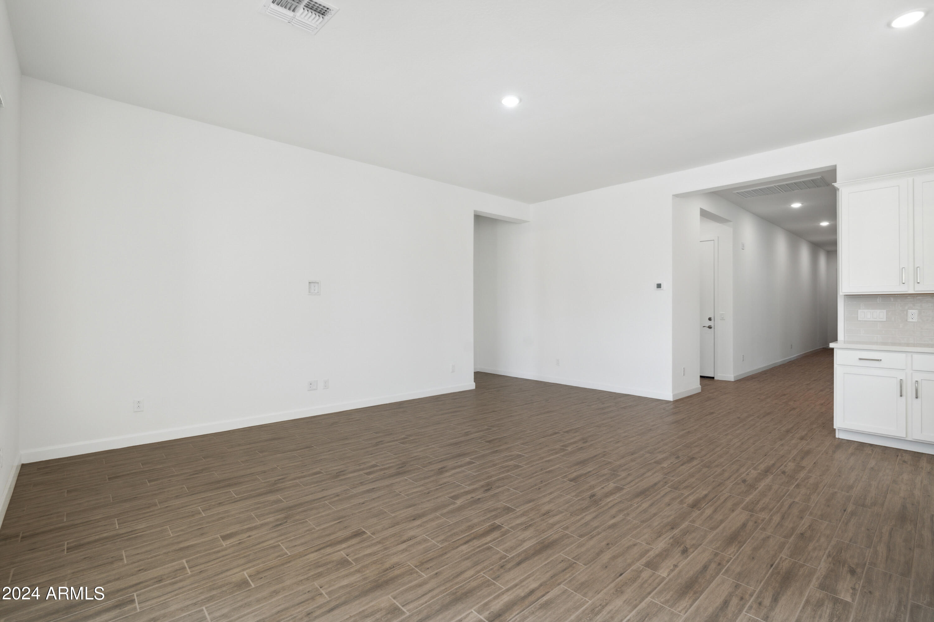 22649 E ROUNDUP Way