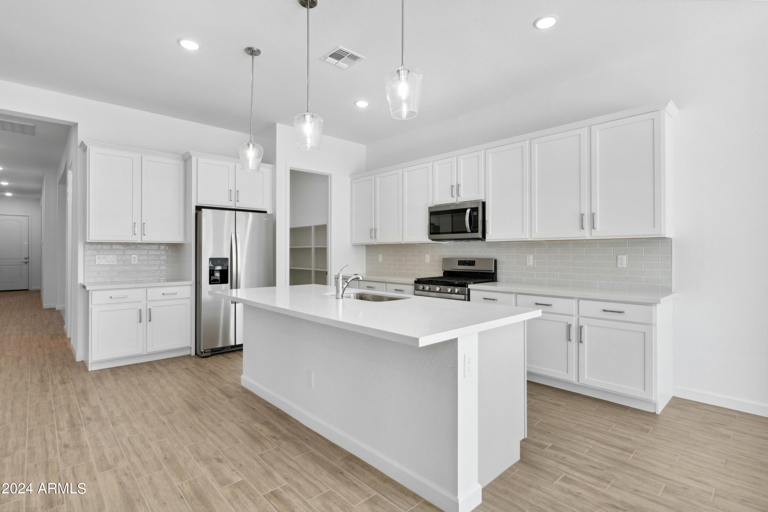 22649 E ROUNDUP Way