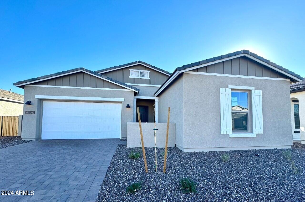 22657 E ROUNDUP Way