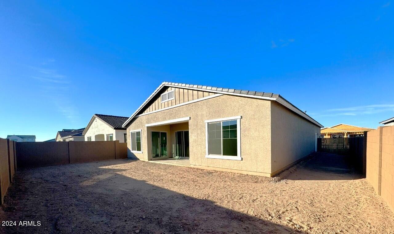 22657 E ROUNDUP Way