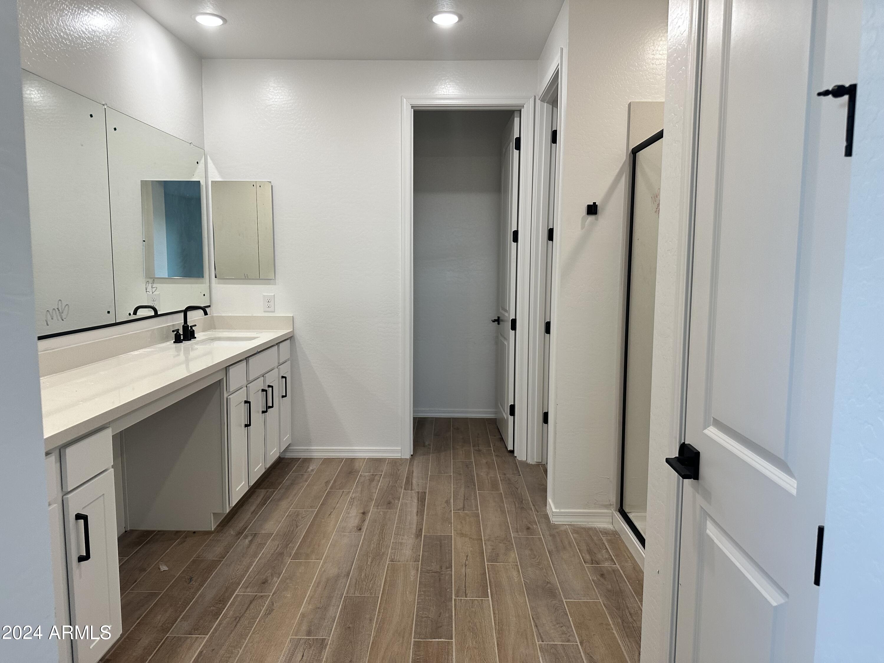 5523 W THURMAN Drive