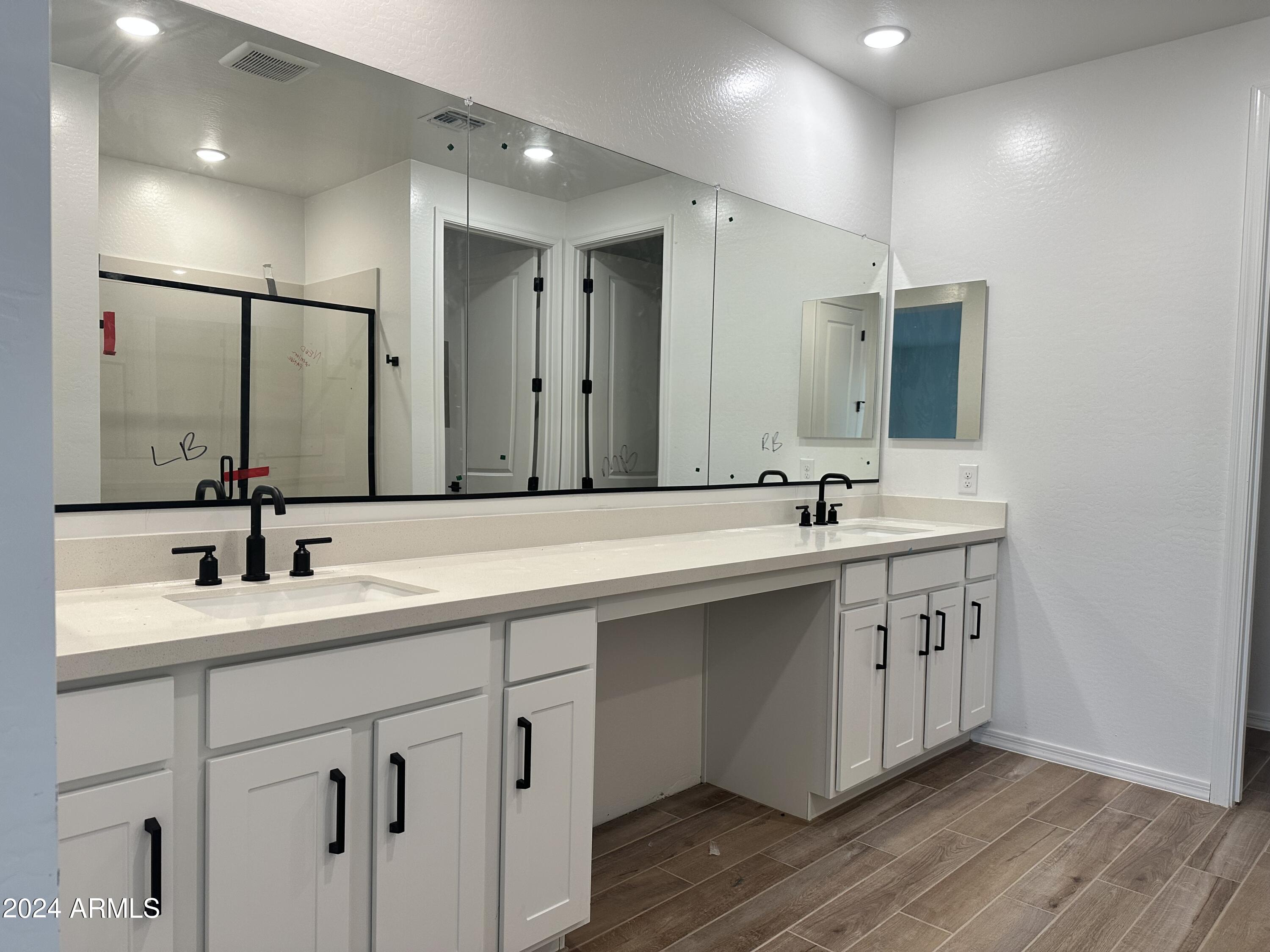 5523 W THURMAN Drive