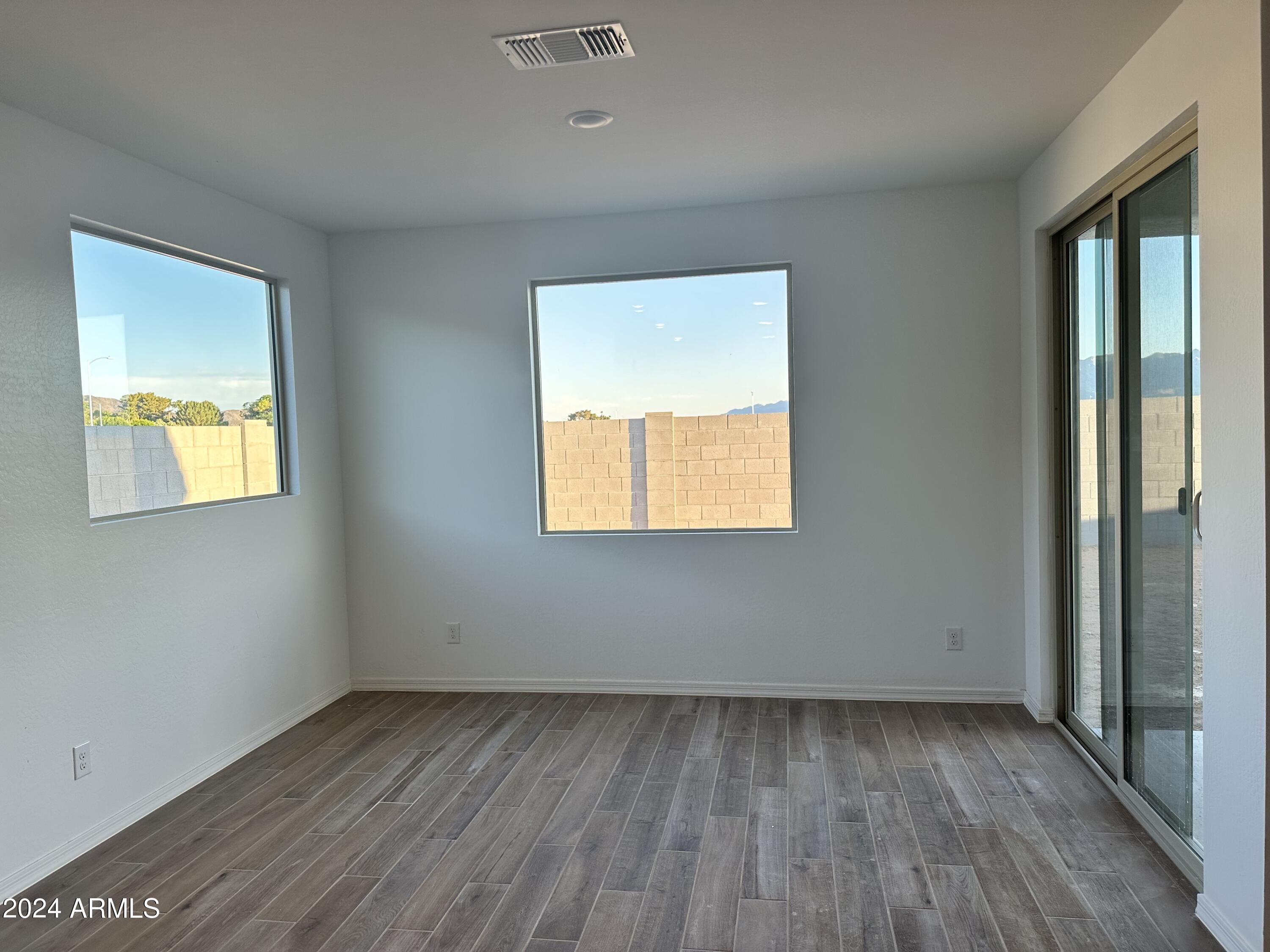 5523 W THURMAN Drive