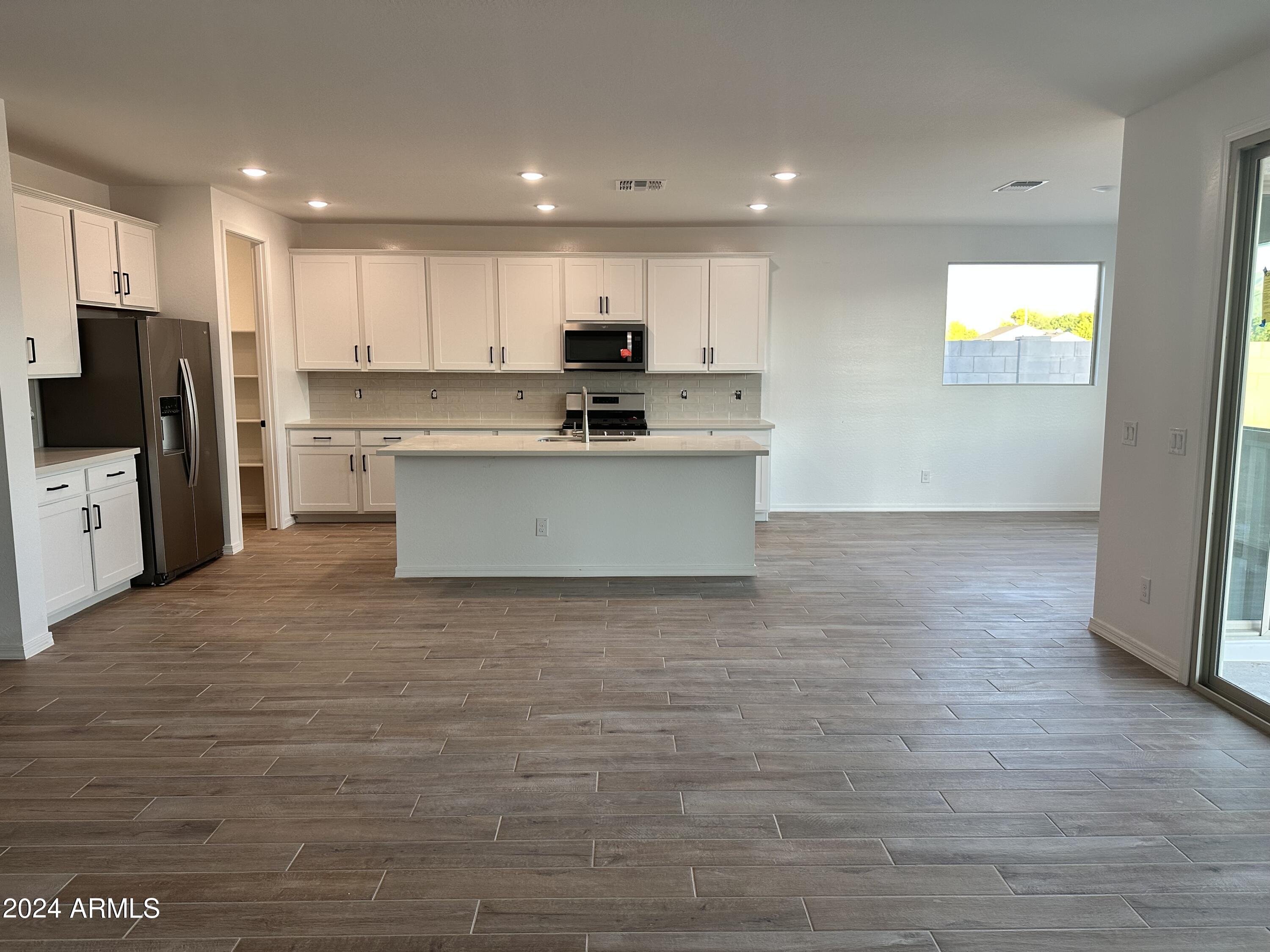 5523 W THURMAN Drive