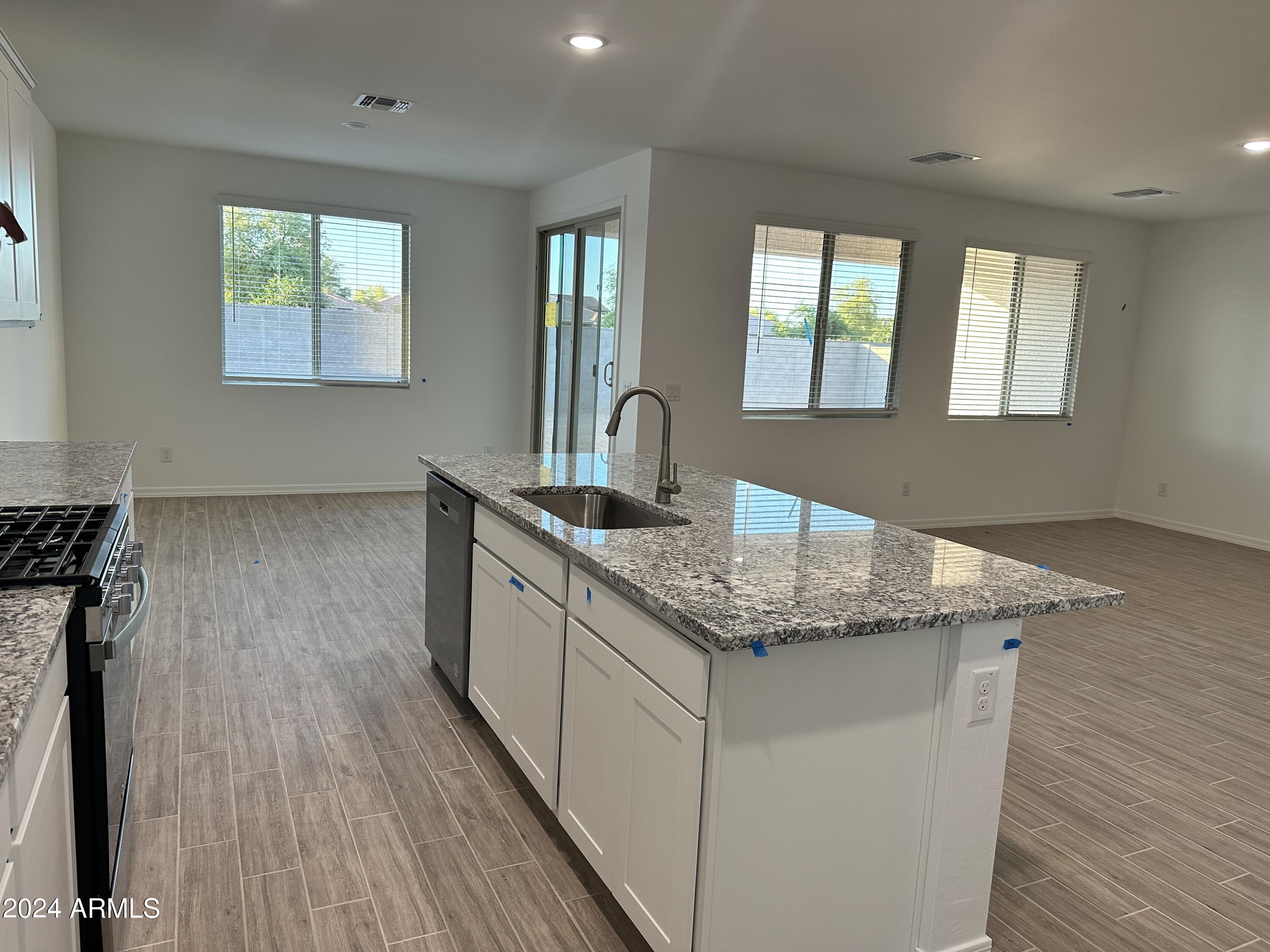 5524 W THURMAN Drive