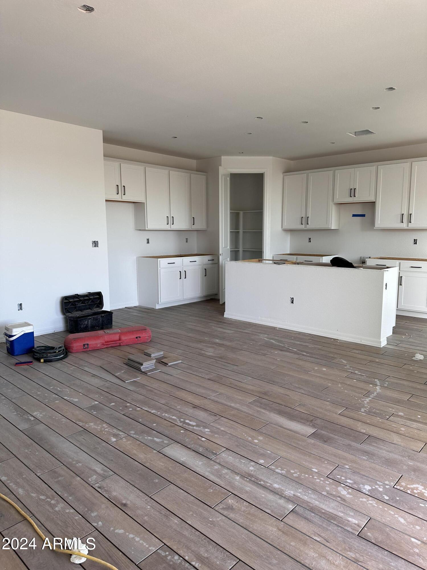 7671 W AVENIDA DEL REY --