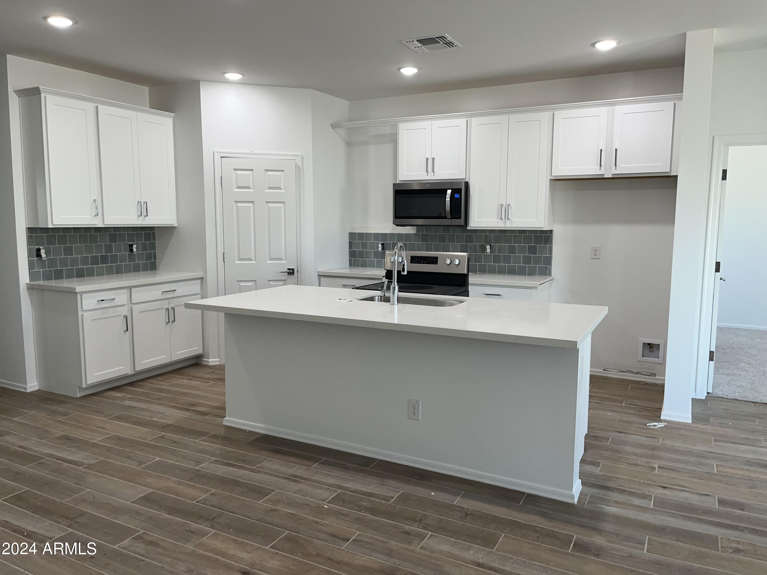 24082 W HUNTINGTON Drive