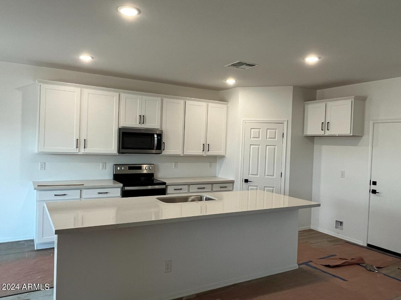 24090 W HUNTINGTON Drive