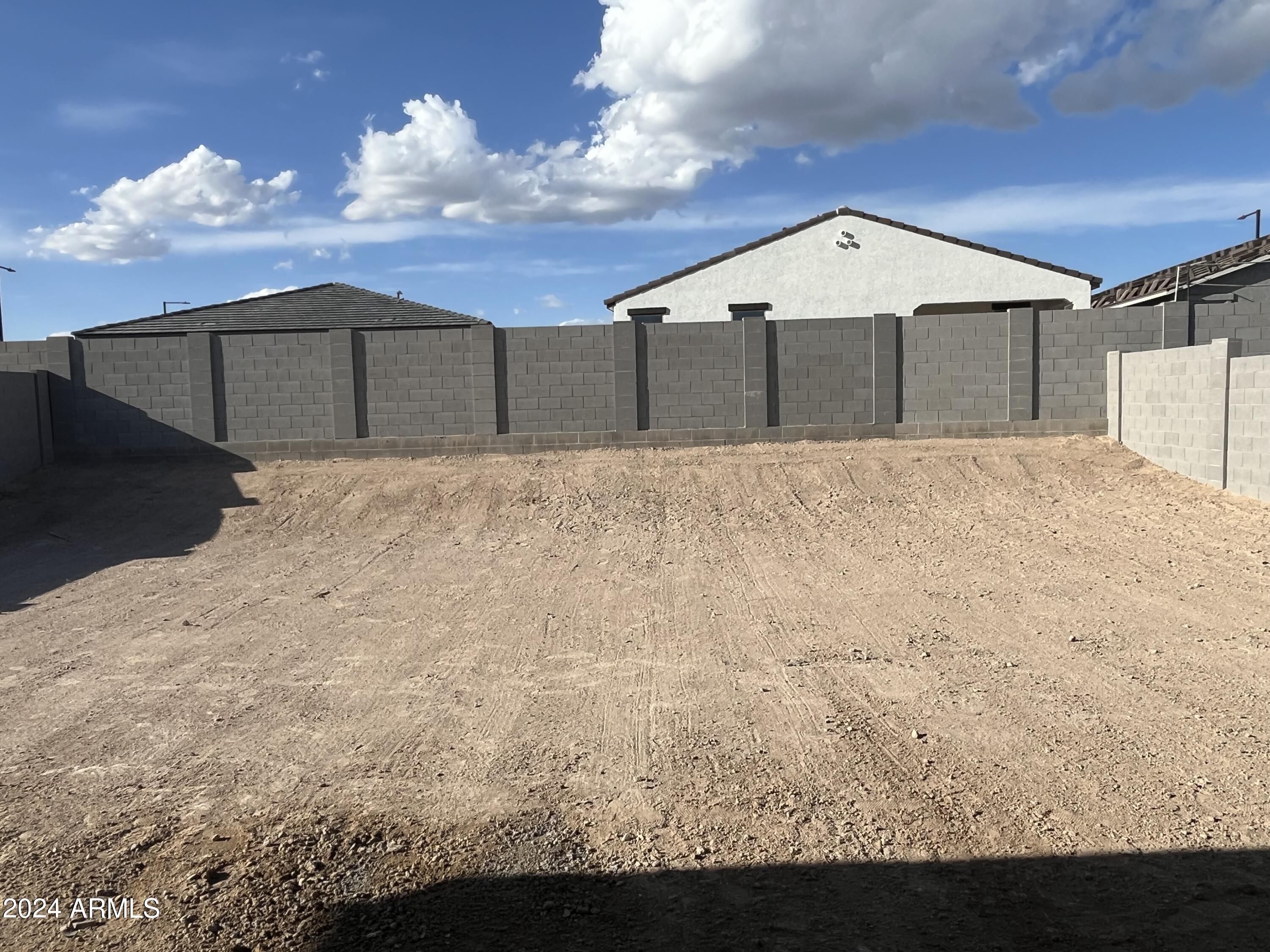 24090 W HUNTINGTON Drive