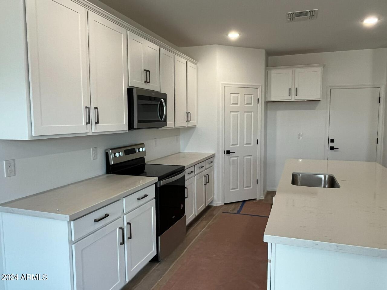 24090 W HUNTINGTON Drive