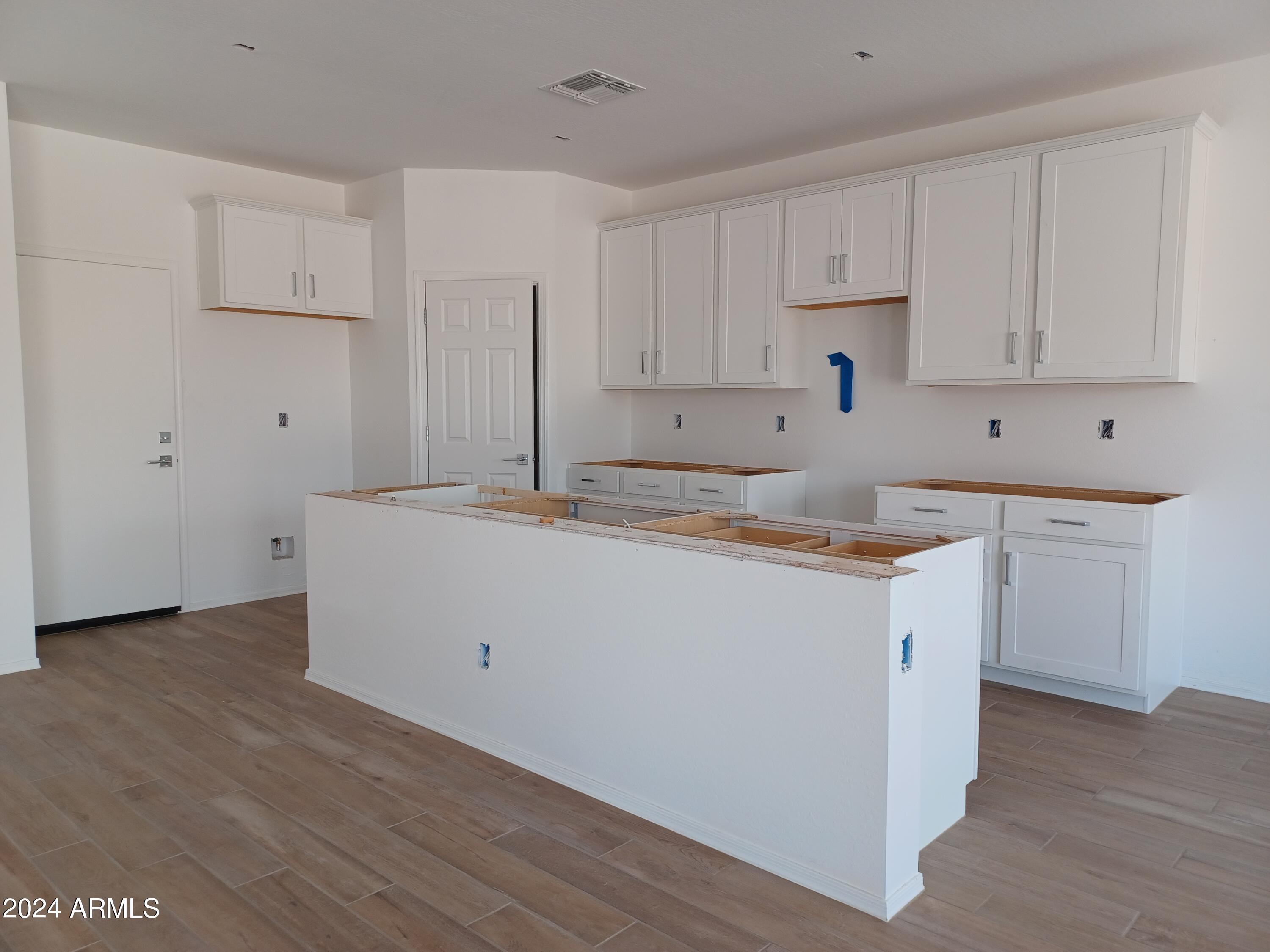 24080 W HIDALGO Avenue