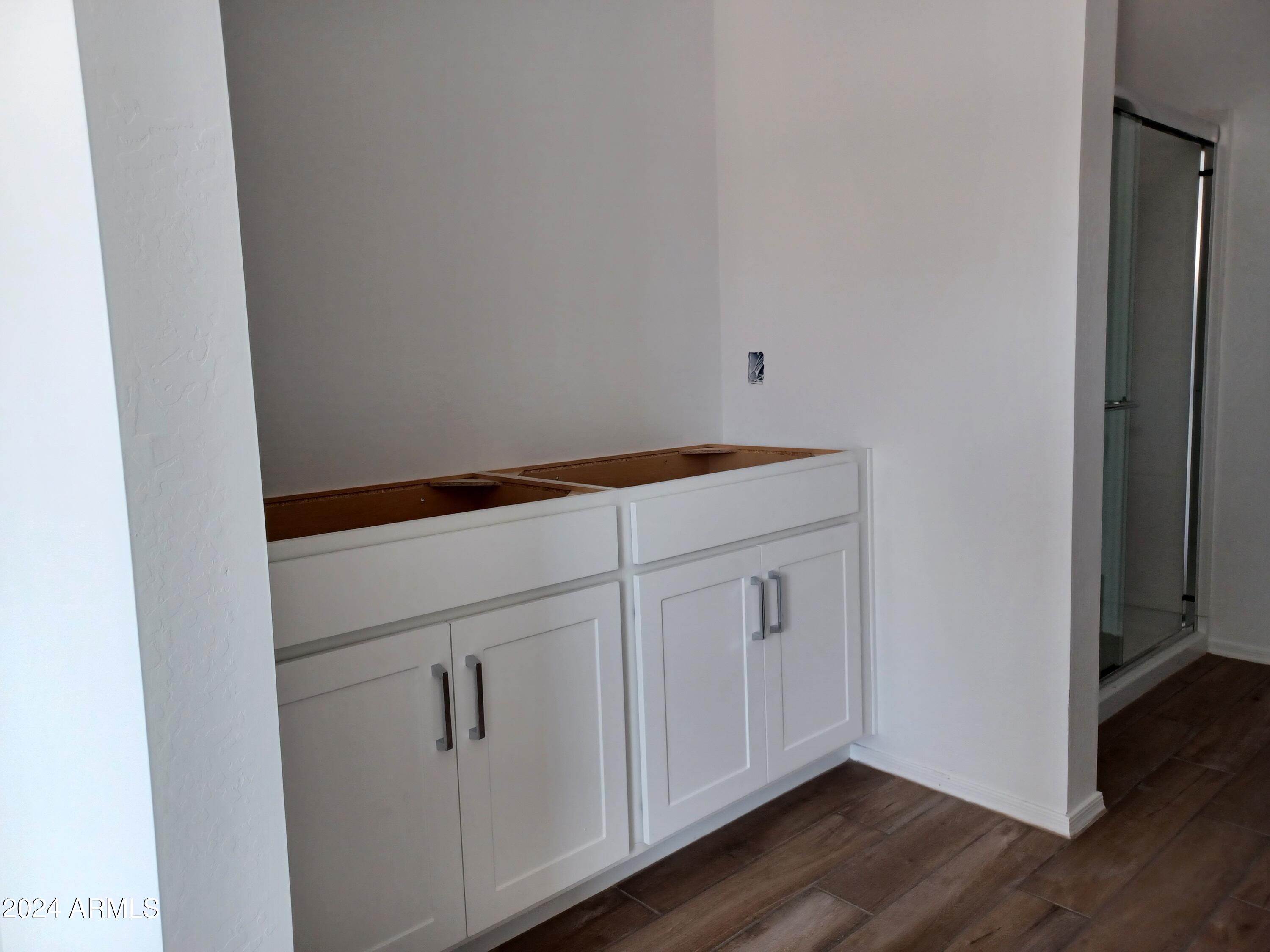 24080 W HIDALGO Avenue