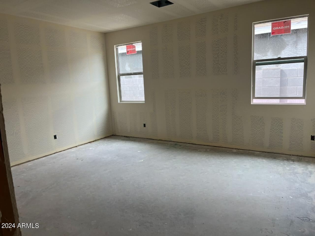 24077 W HIDALGO Avenue