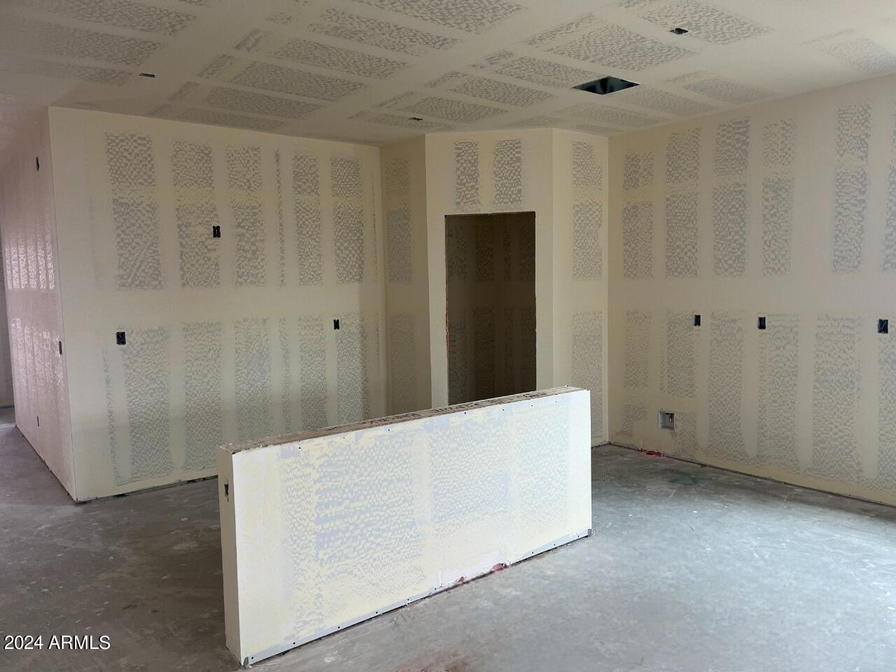 24077 W HIDALGO Avenue