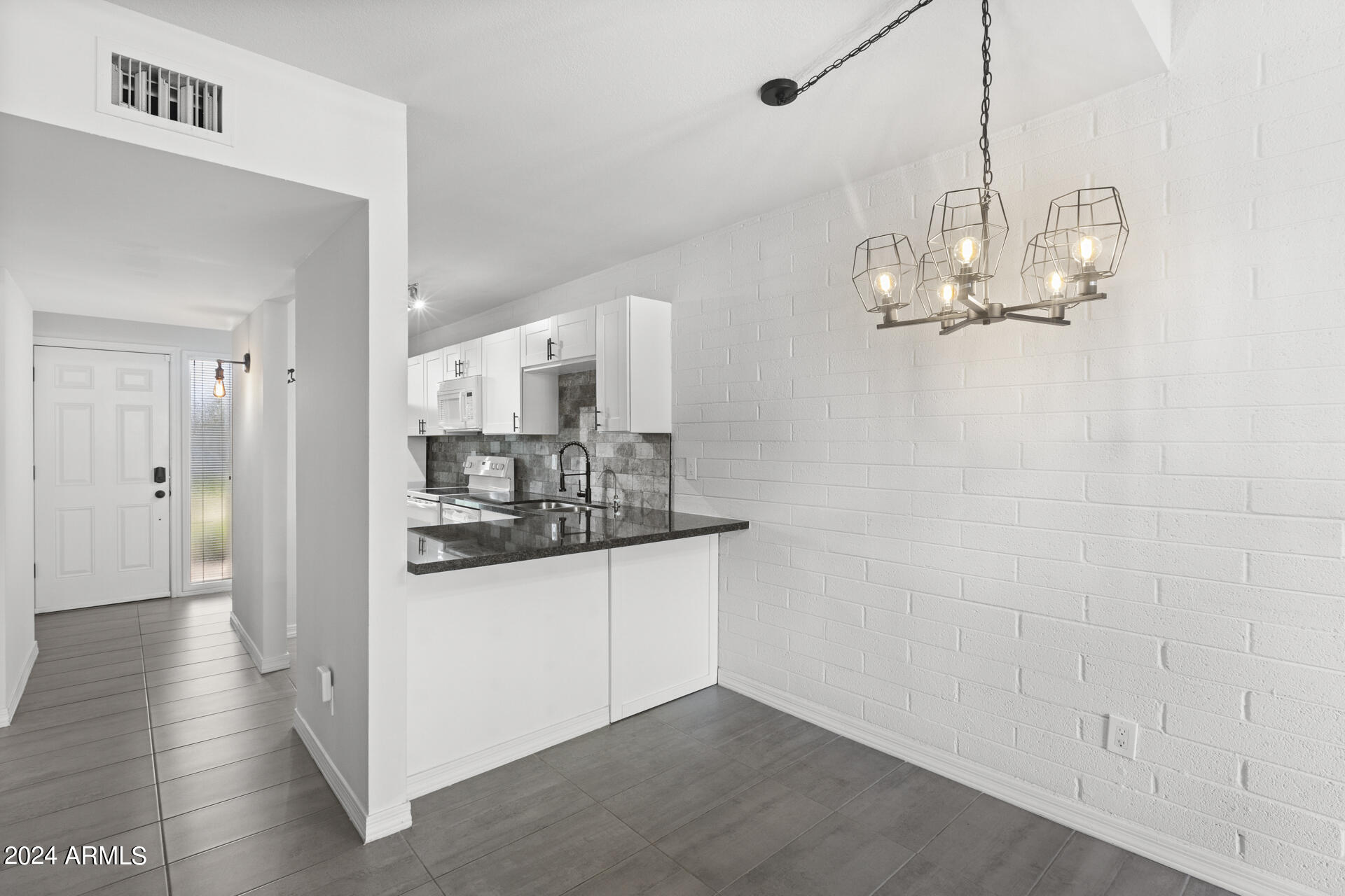 3660 E MONTECITO Avenue # 16