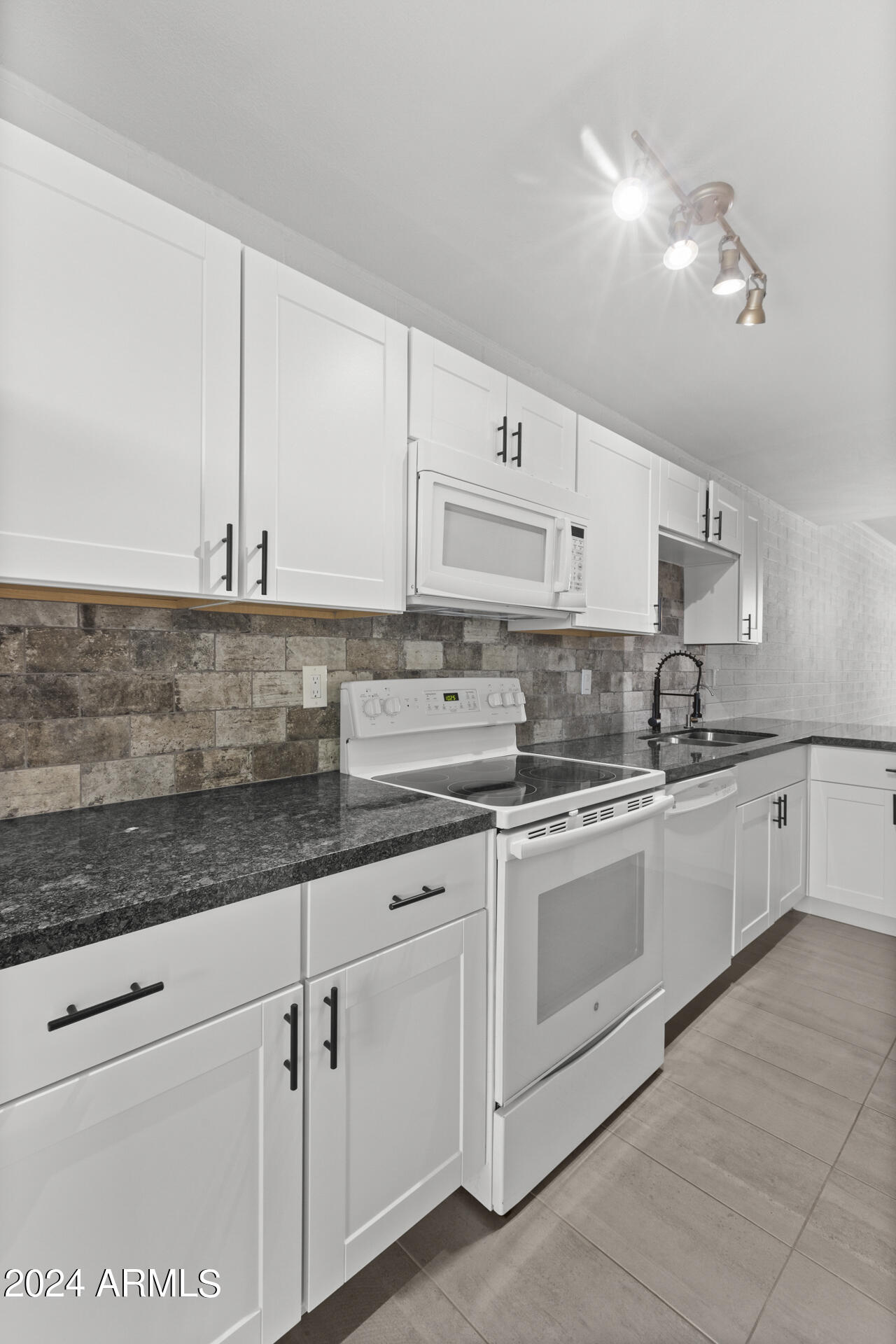 3660 E MONTECITO Avenue # 16