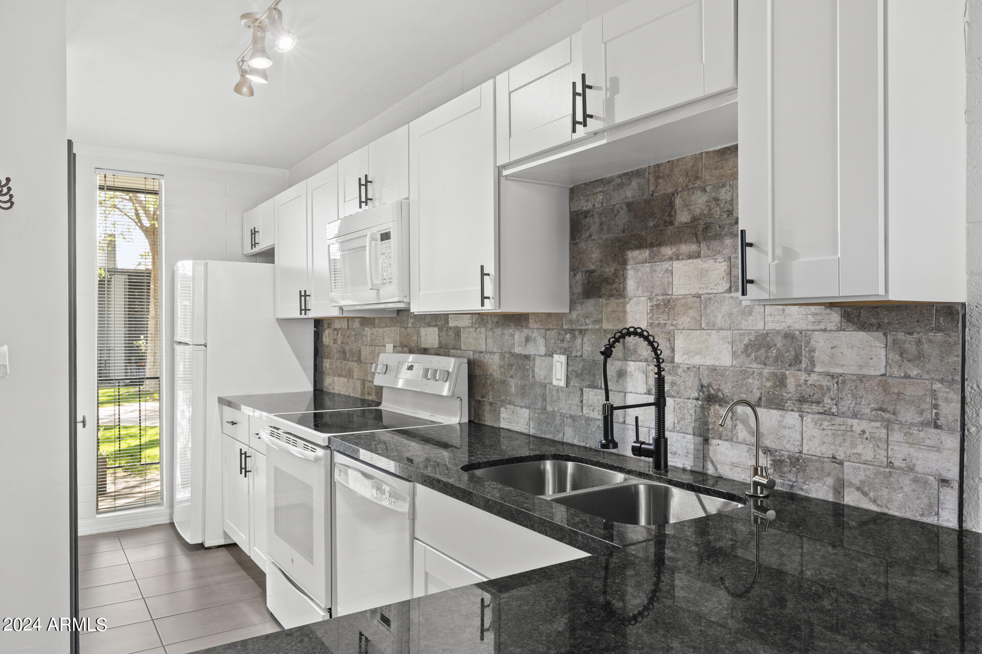 3660 E MONTECITO Avenue # 16