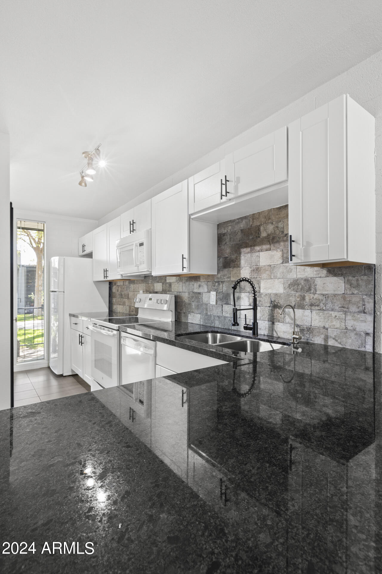 3660 E MONTECITO Avenue # 16