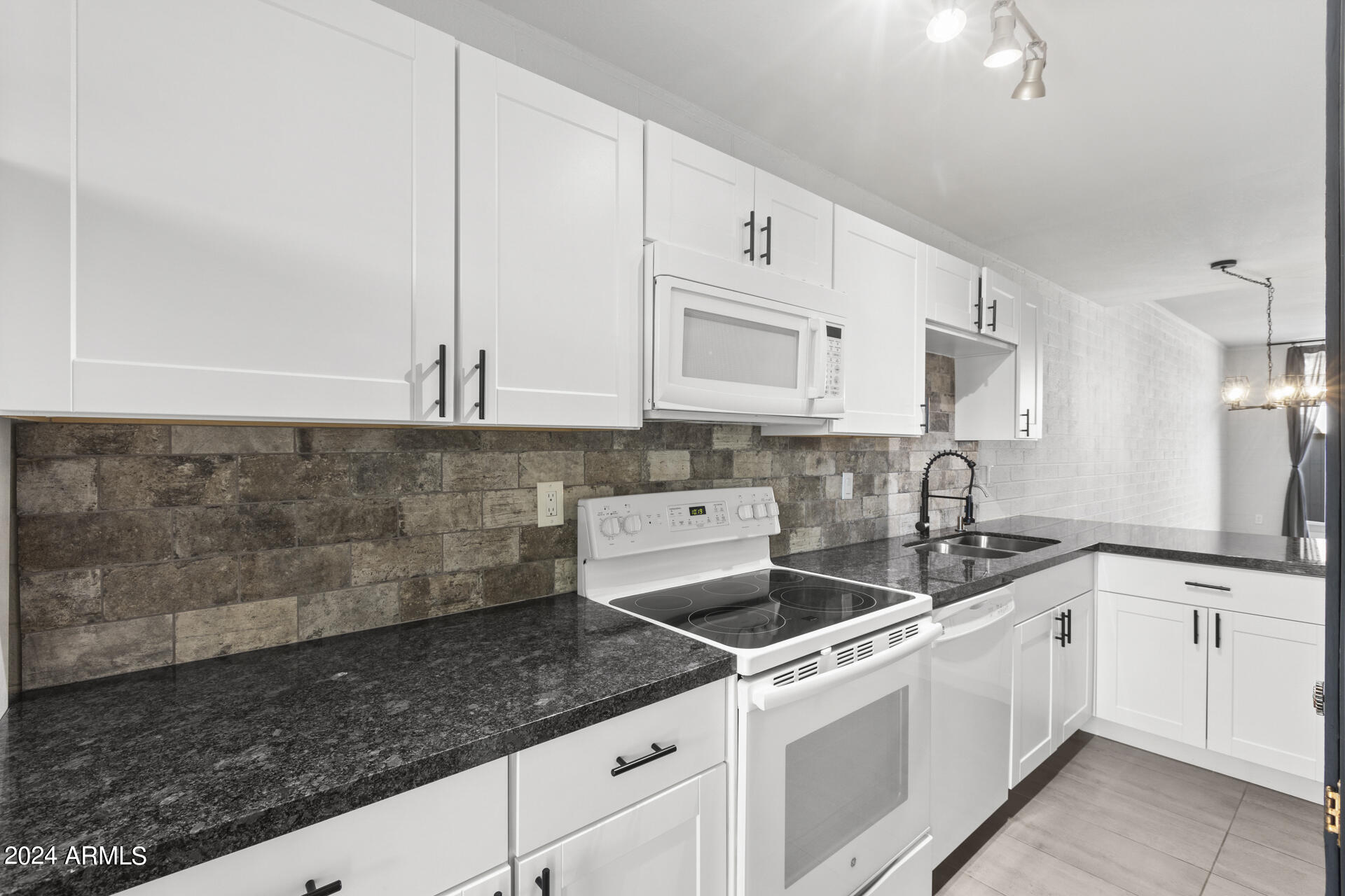 3660 E MONTECITO Avenue # 16