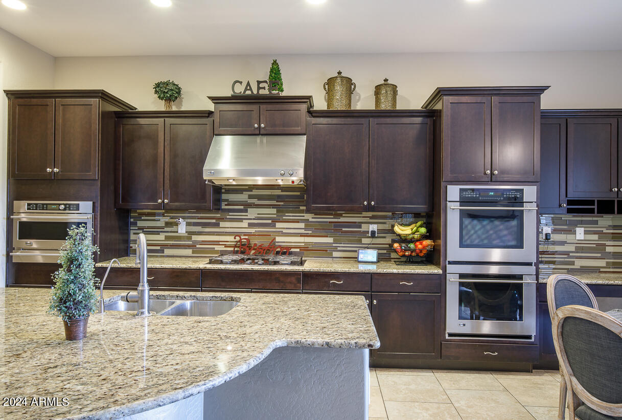 3705 E CAT BALUE Drive