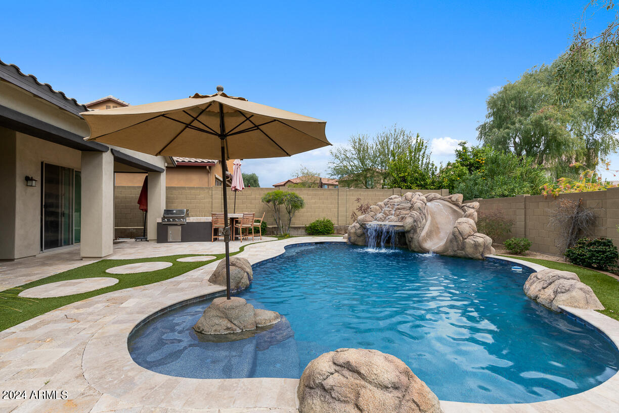 3705 E CAT BALUE Drive