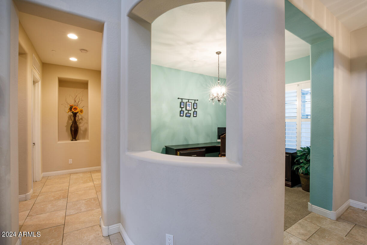 3705 E CAT BALUE Drive