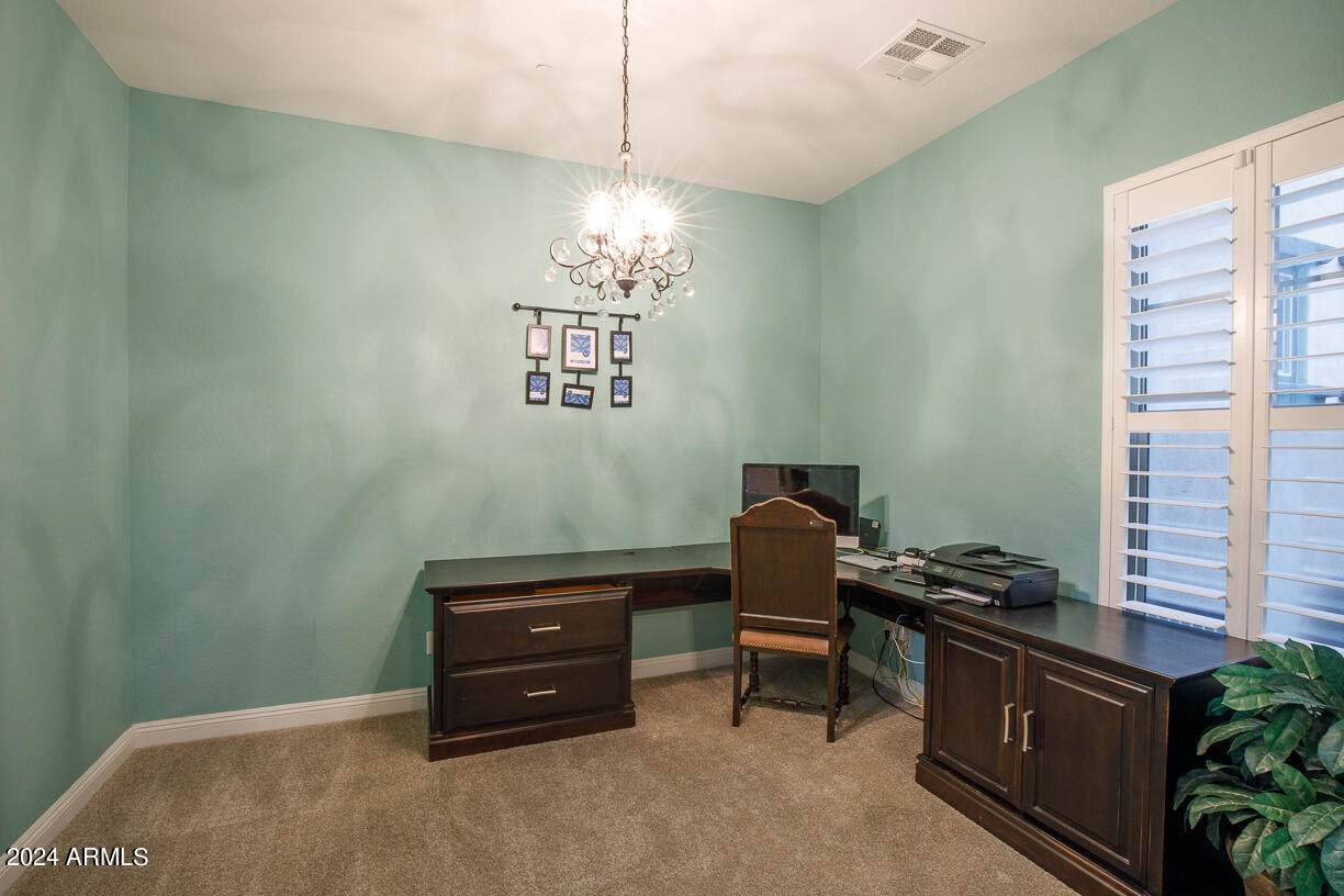 3705 E CAT BALUE Drive
