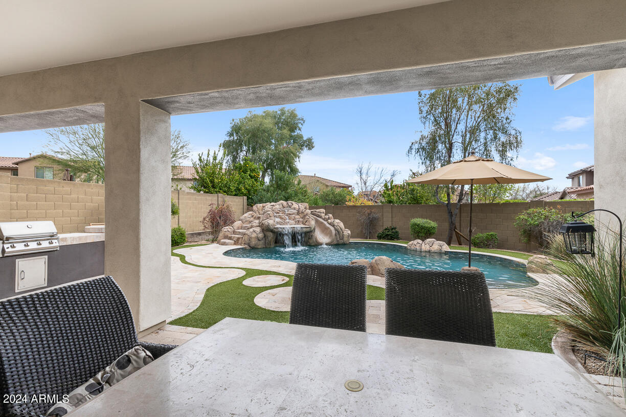 3705 E CAT BALUE Drive