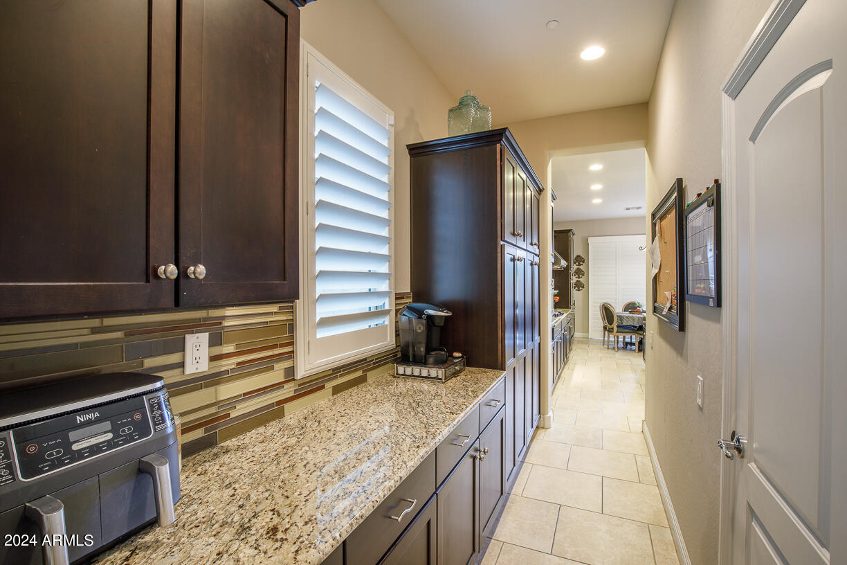 3705 E CAT BALUE Drive