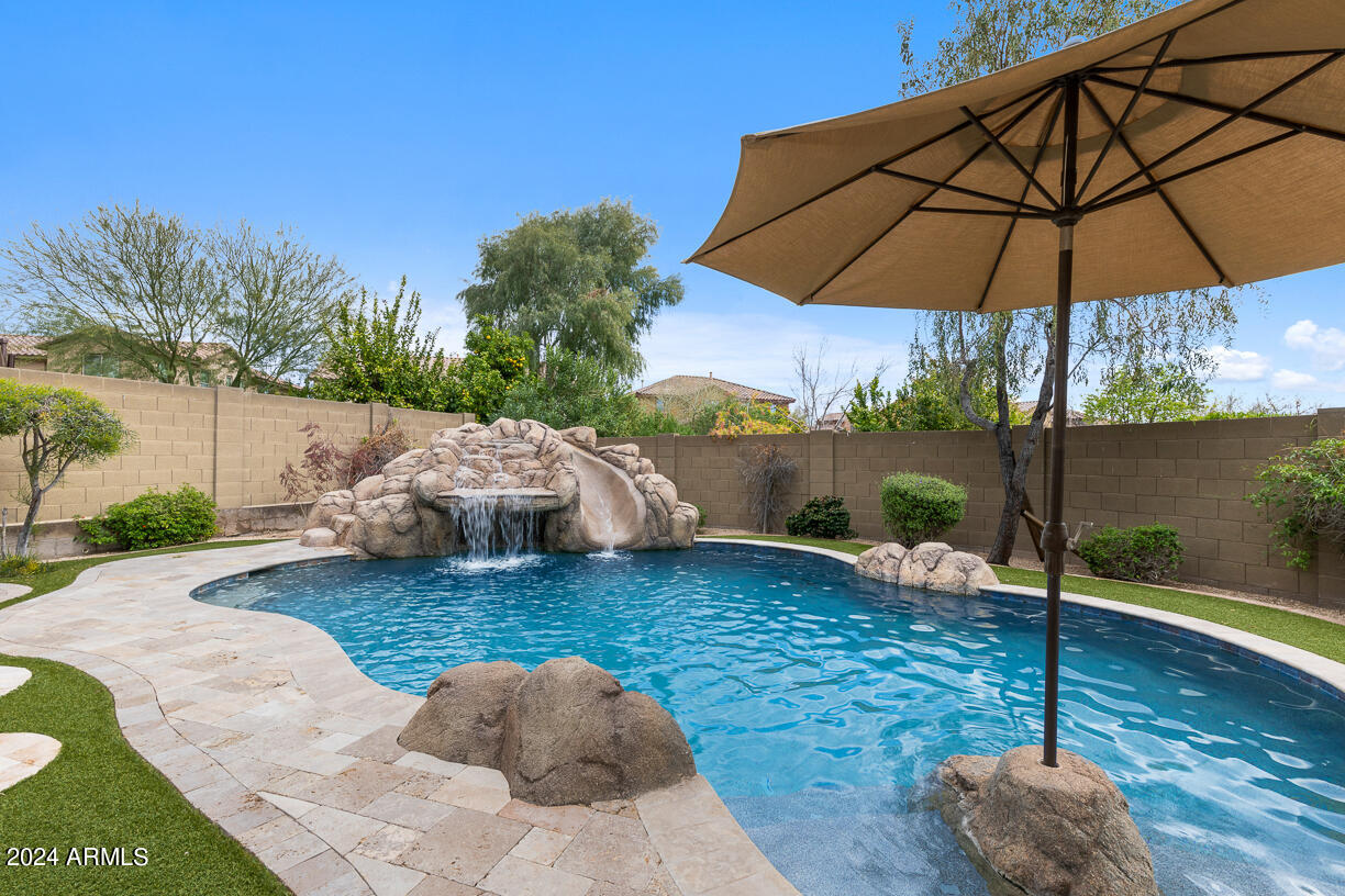 3705 E CAT BALUE Drive