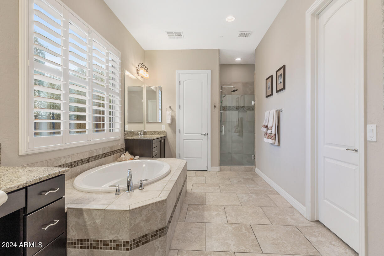 3705 E CAT BALUE Drive