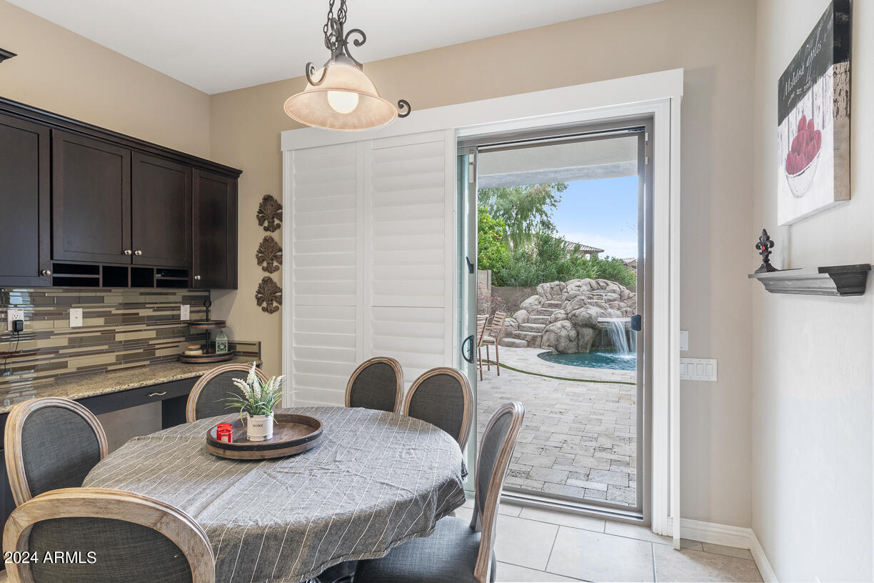 3705 E CAT BALUE Drive