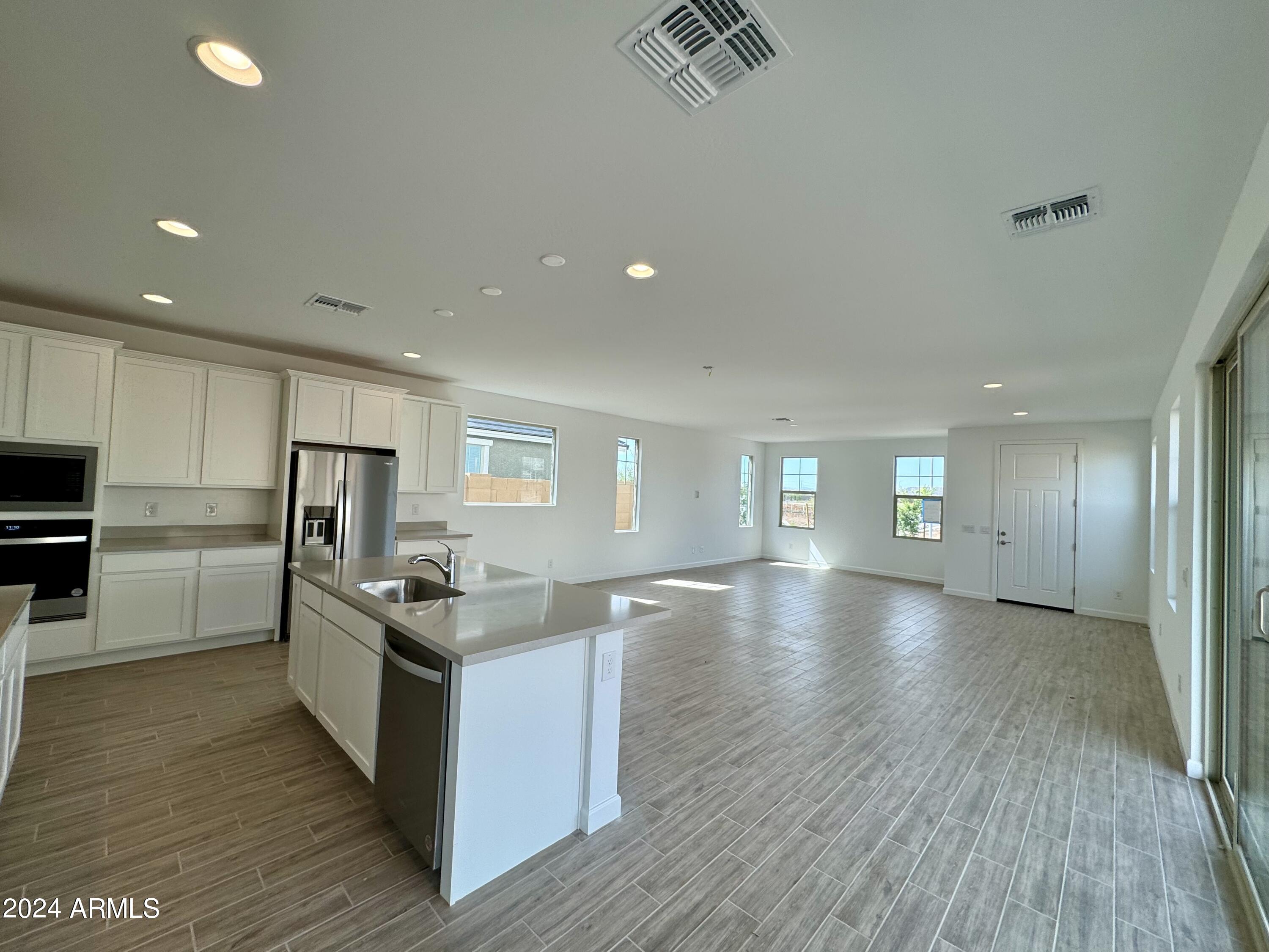 2235 W PASO Trail