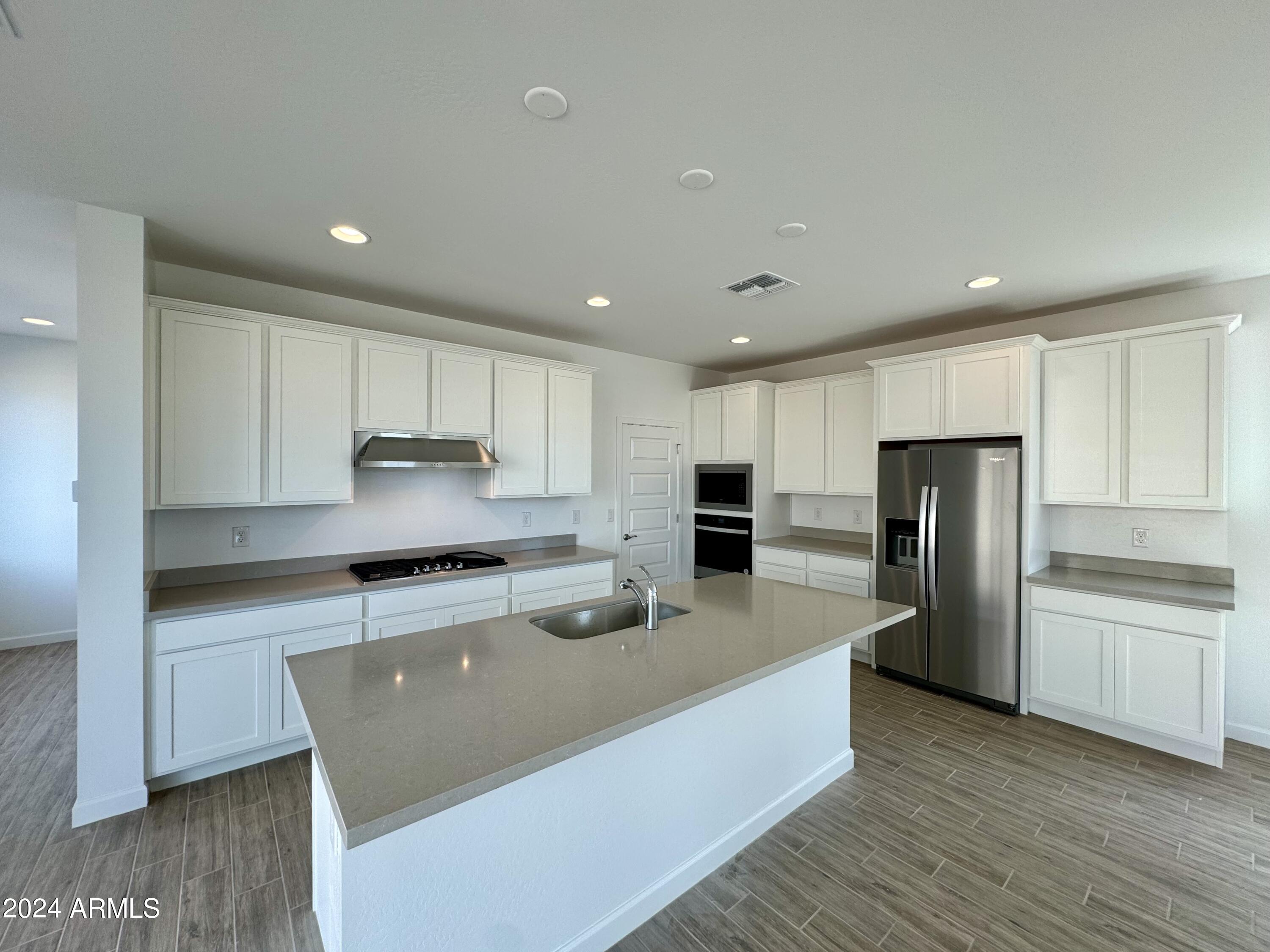 2235 W PASO Trail