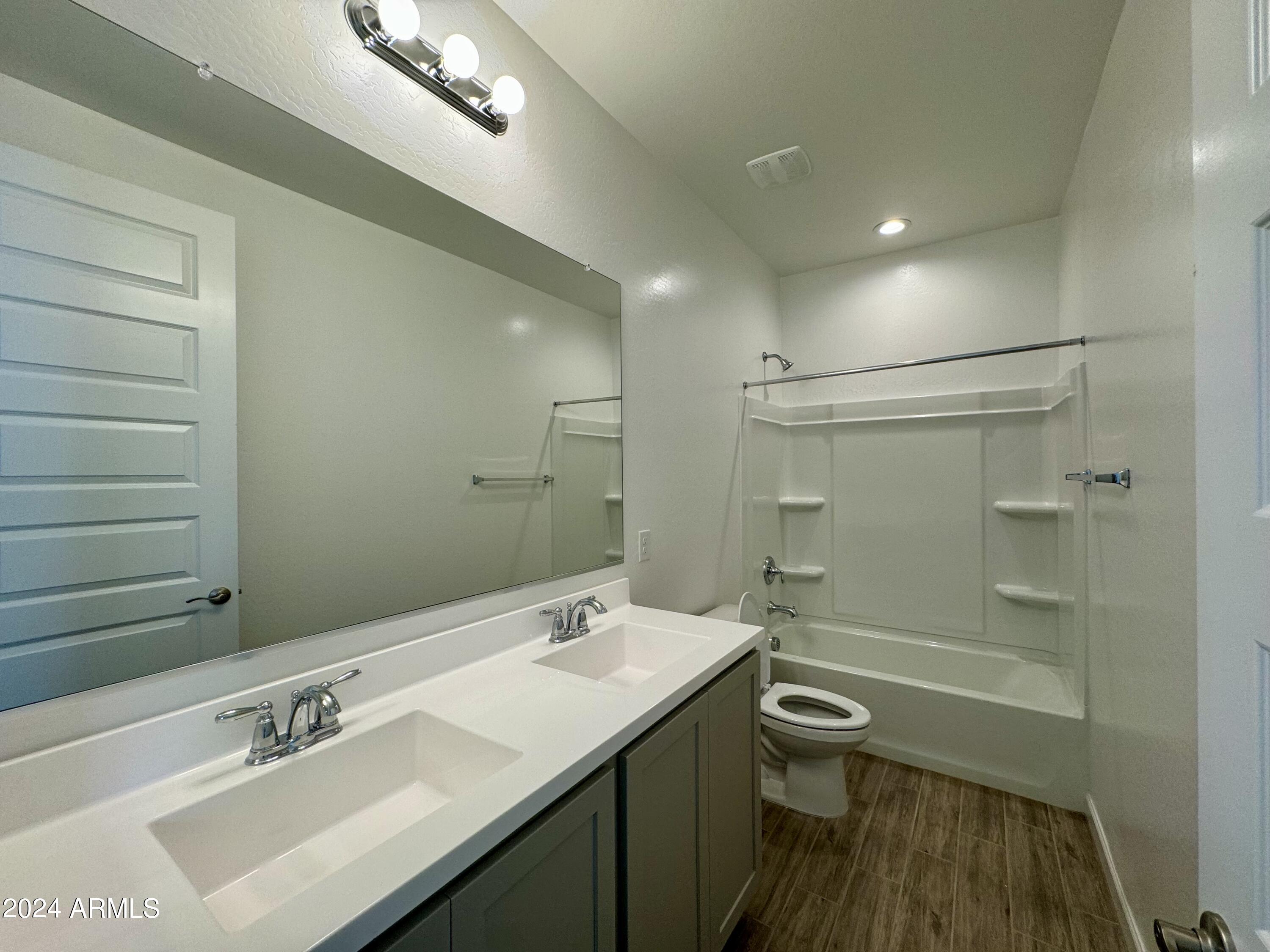 2235 W PASO Trail
