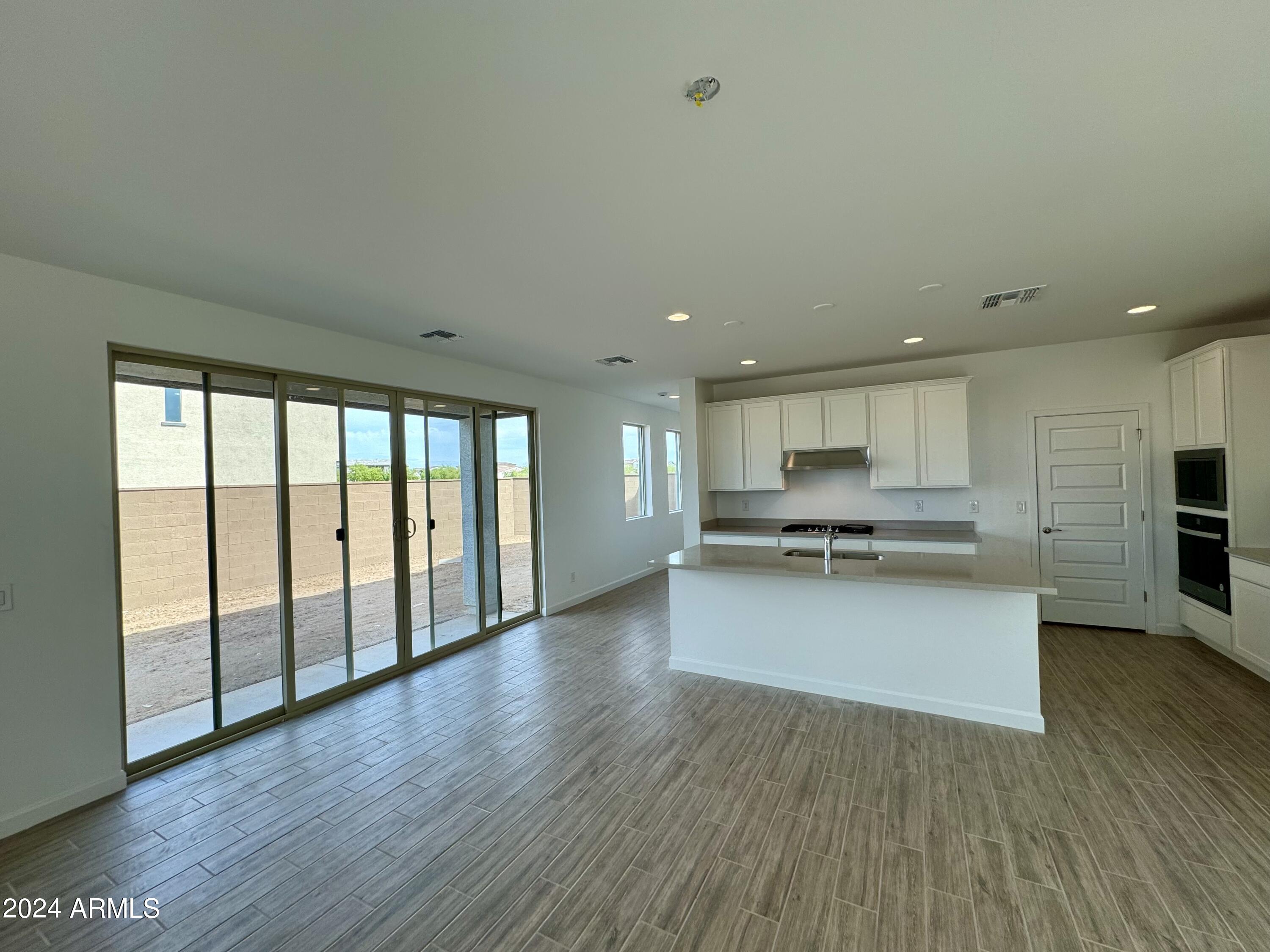 2235 W PASO Trail