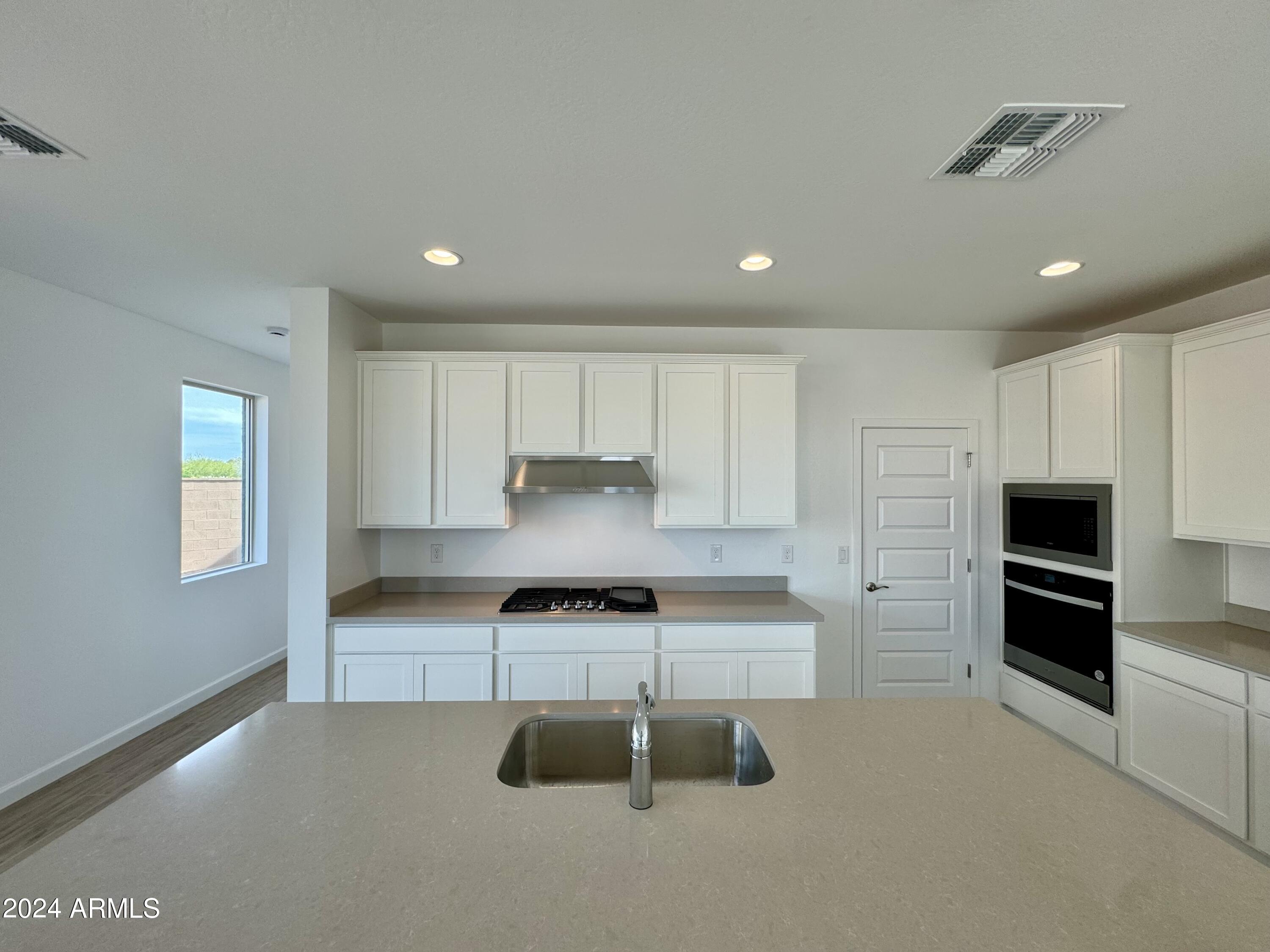 2235 W PASO Trail
