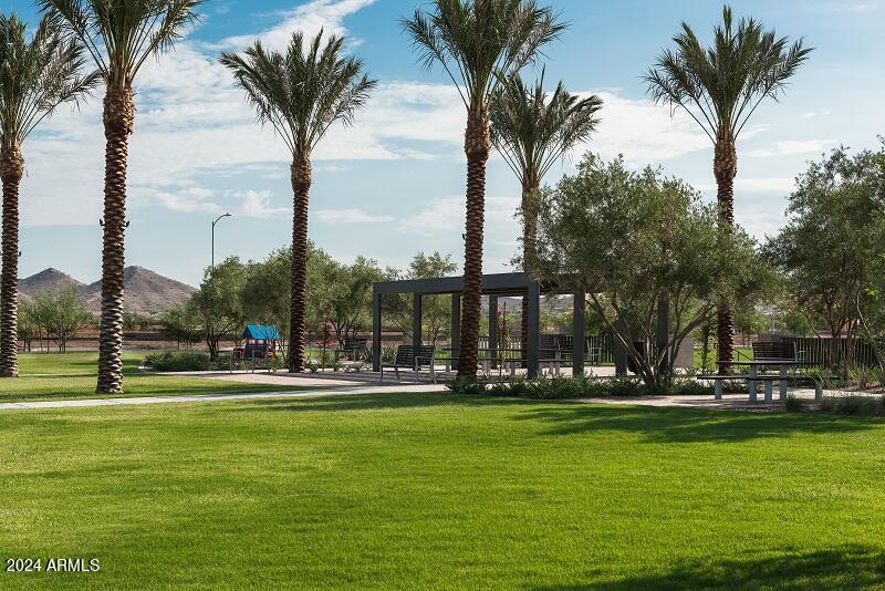 2223 W PASO Trail
