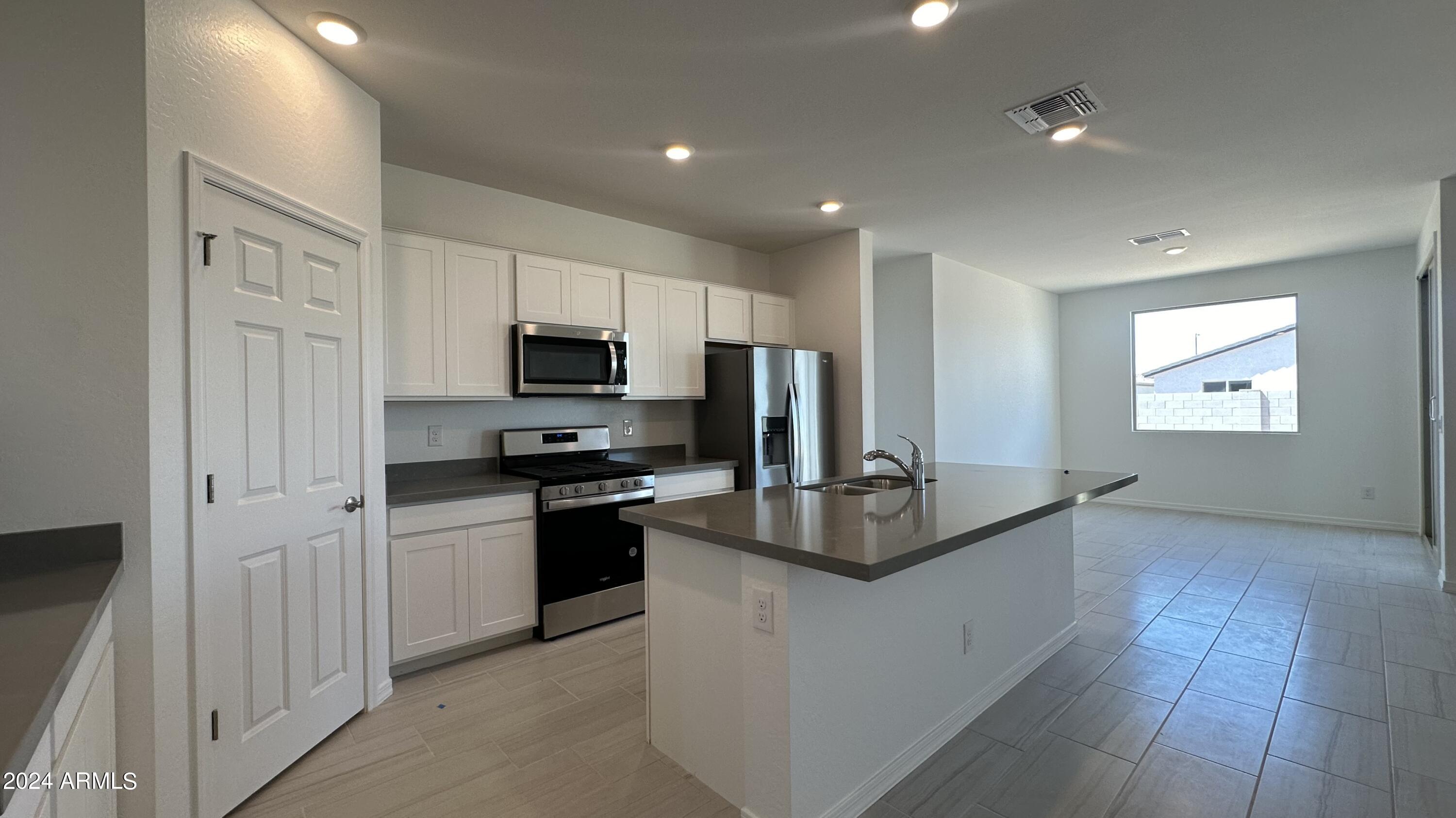 3411 E VALLEYHIGH Trail